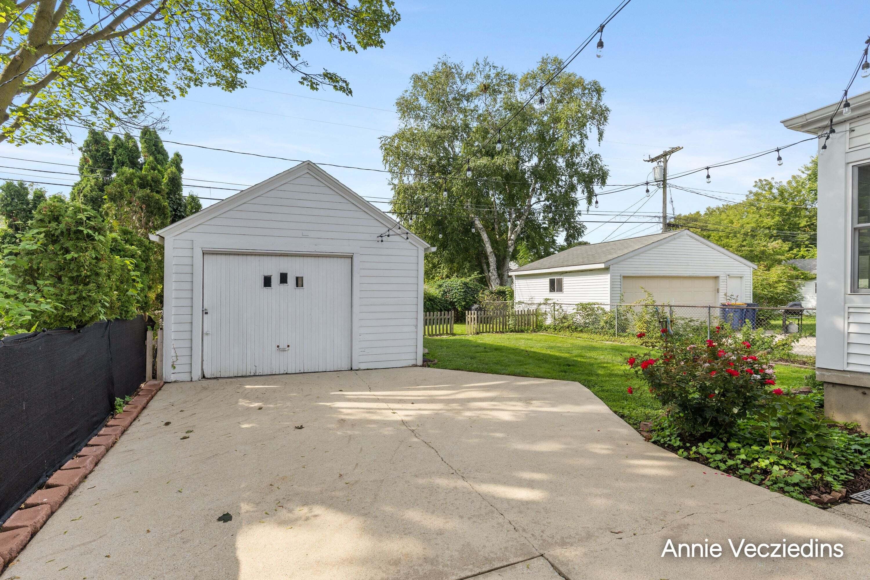 846 Lake Michigan Drive NW Grand Rapids MI 49504