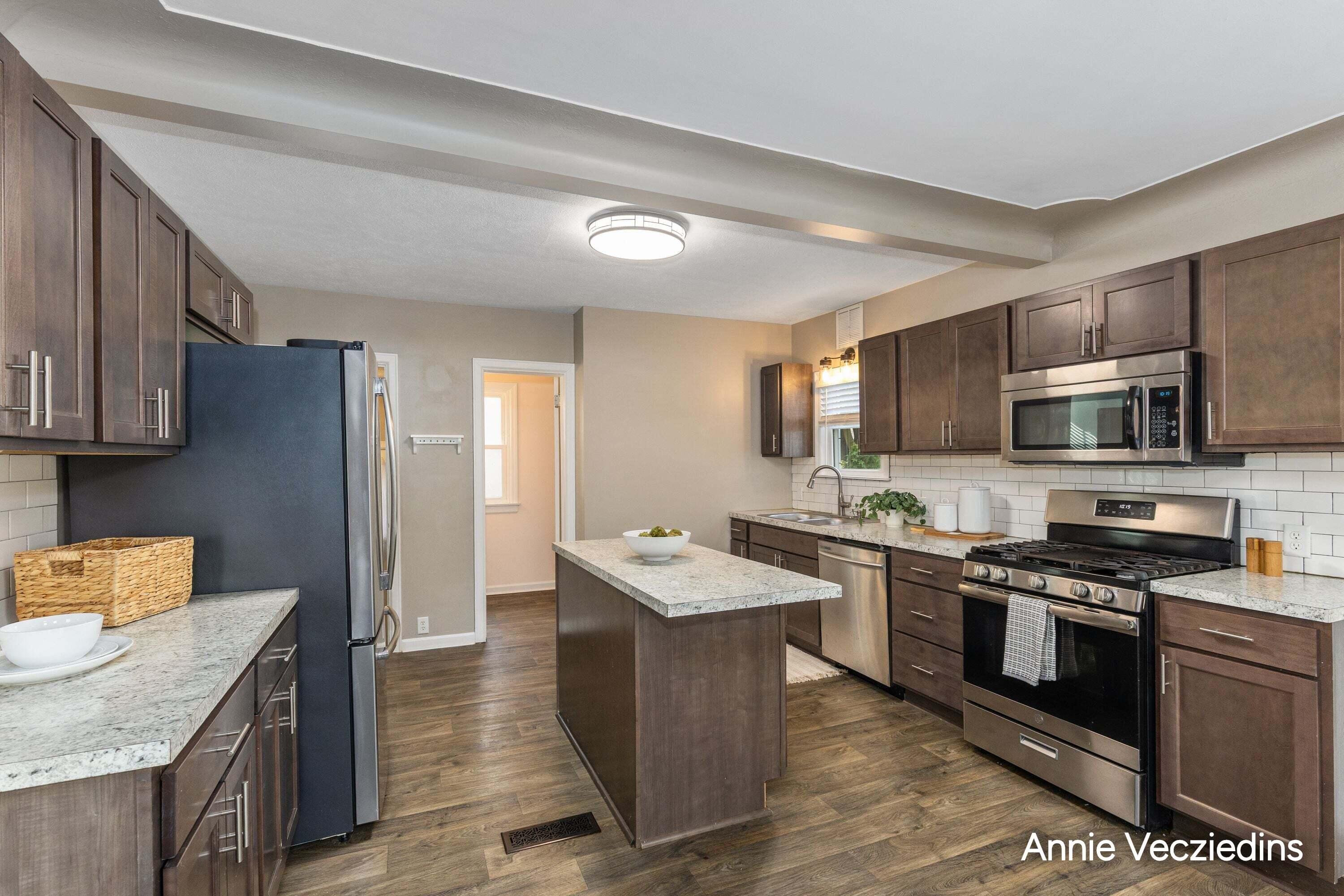 846 Lake Michigan Drive NW Grand Rapids MI 49504