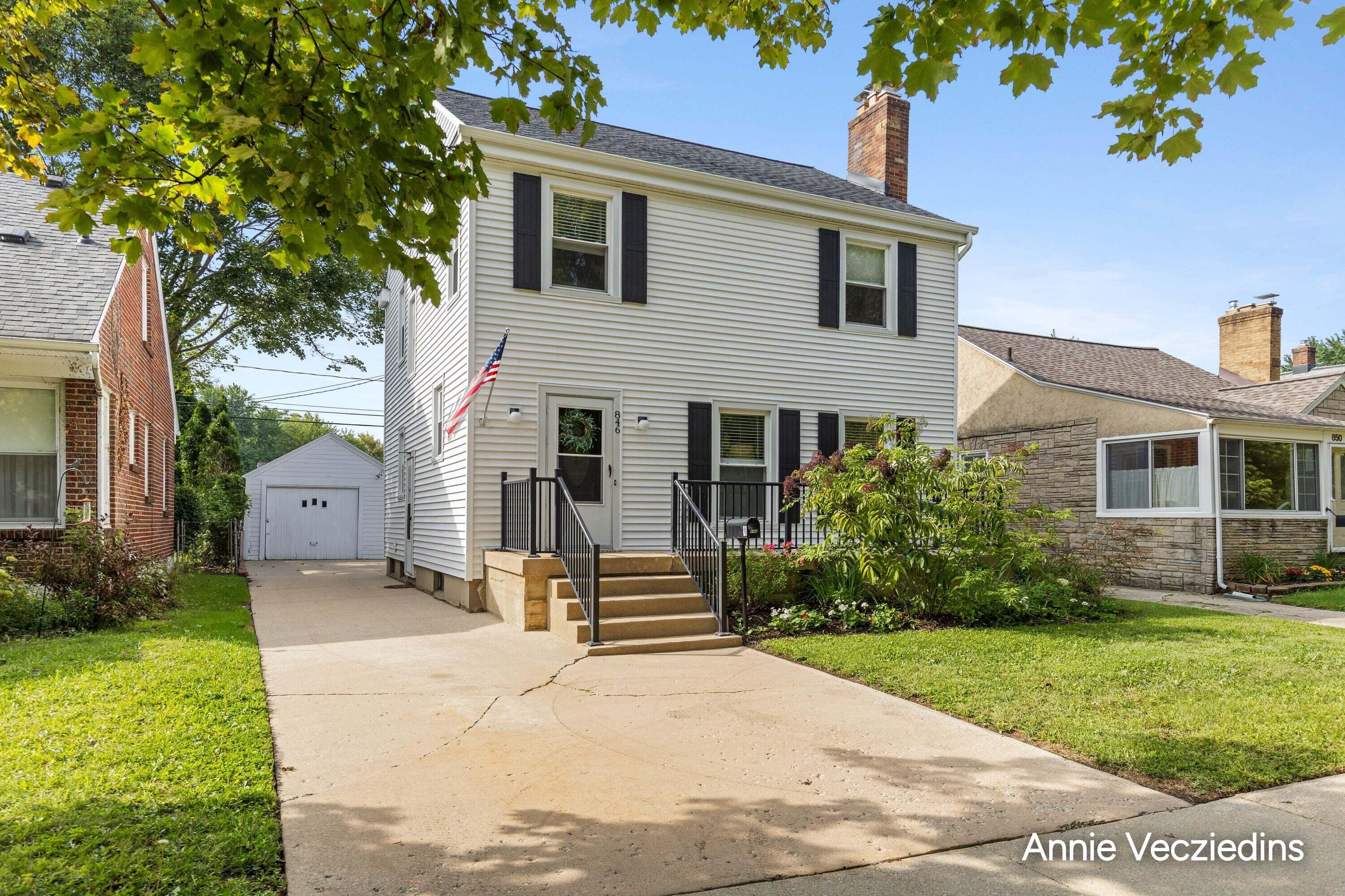 846 Lake Michigan Drive NW Grand Rapids MI 49504