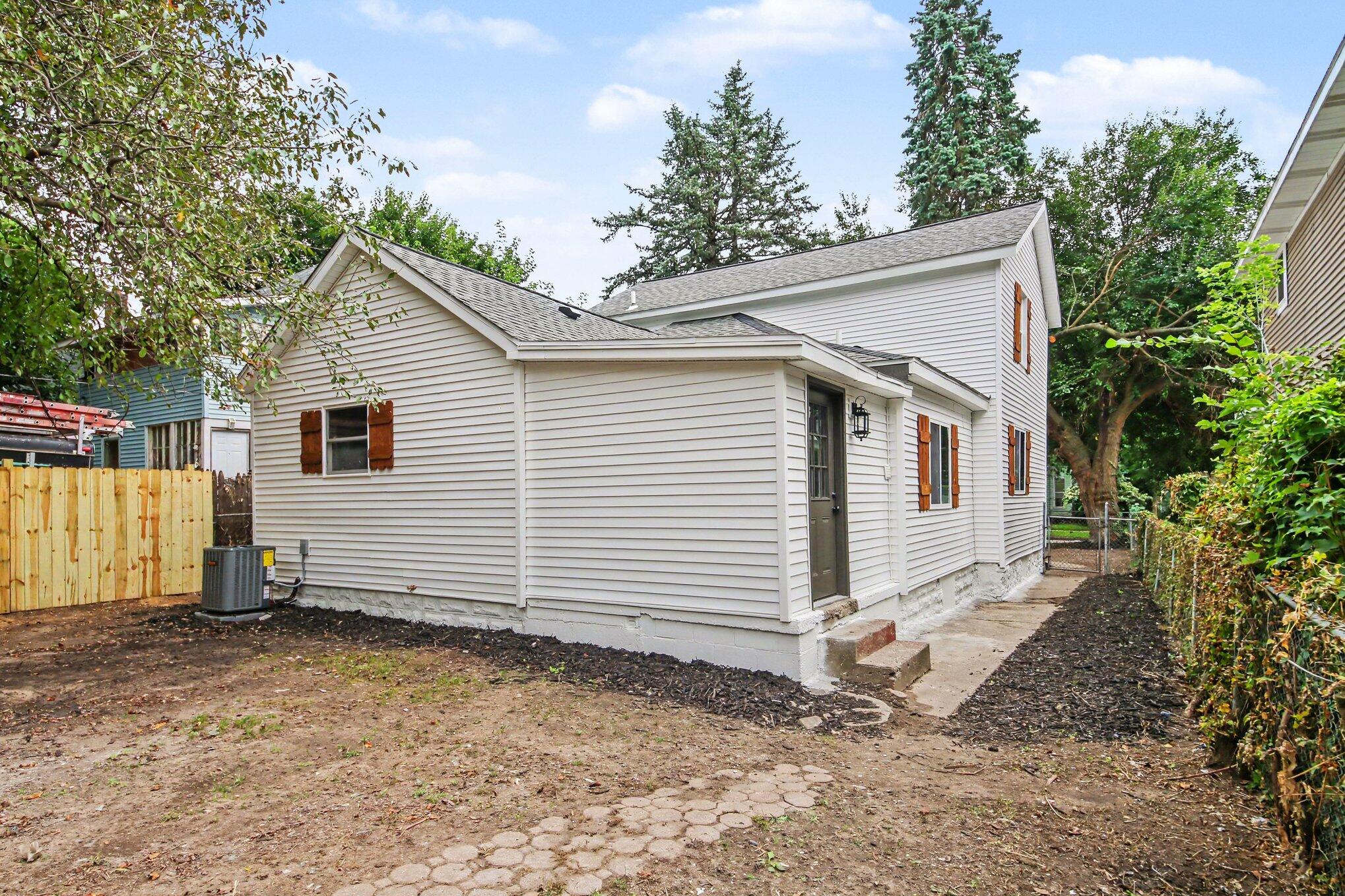 437 Woodlawn Street SE Grand Rapids MI 49507