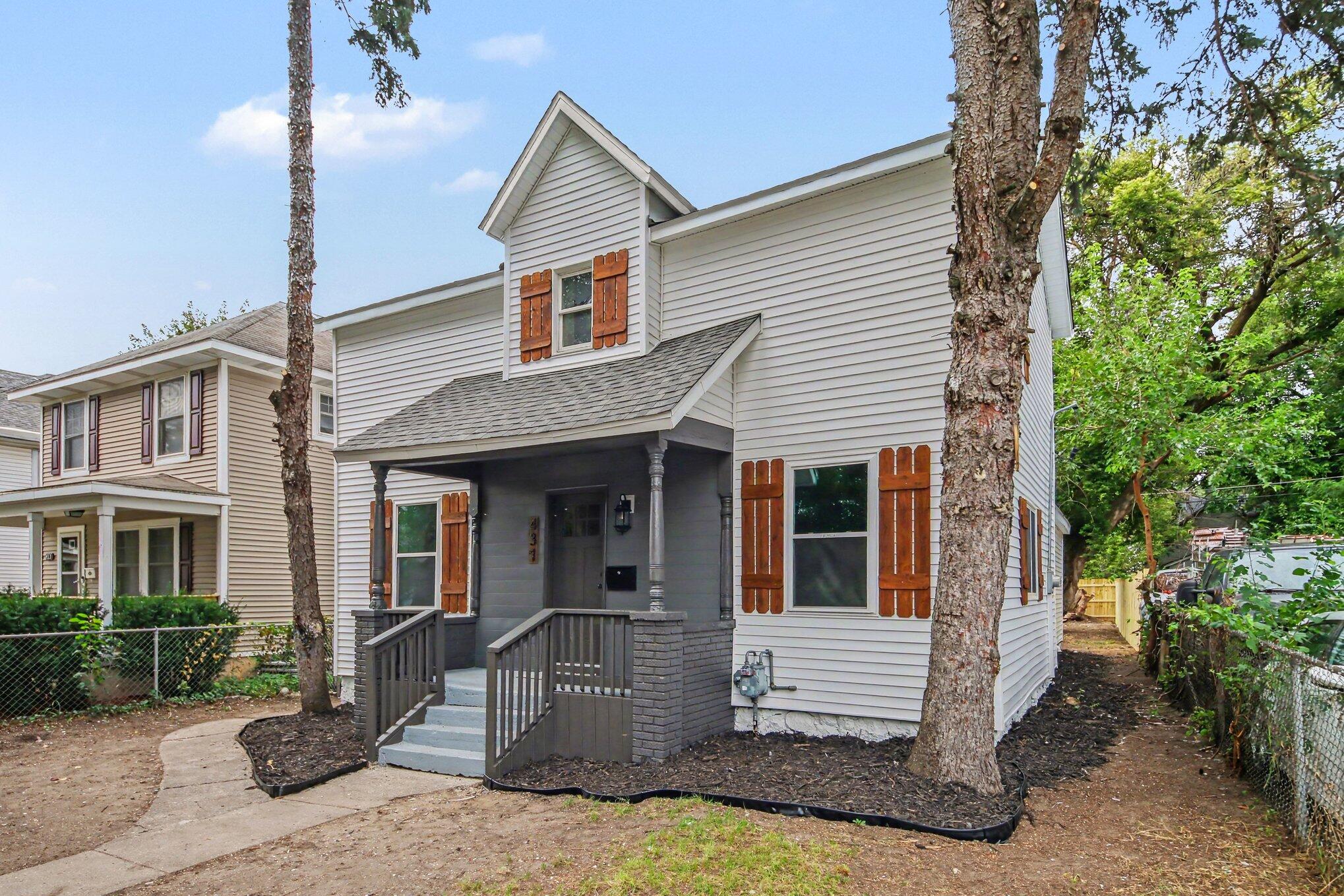 437 Woodlawn Street SE Grand Rapids MI 49507