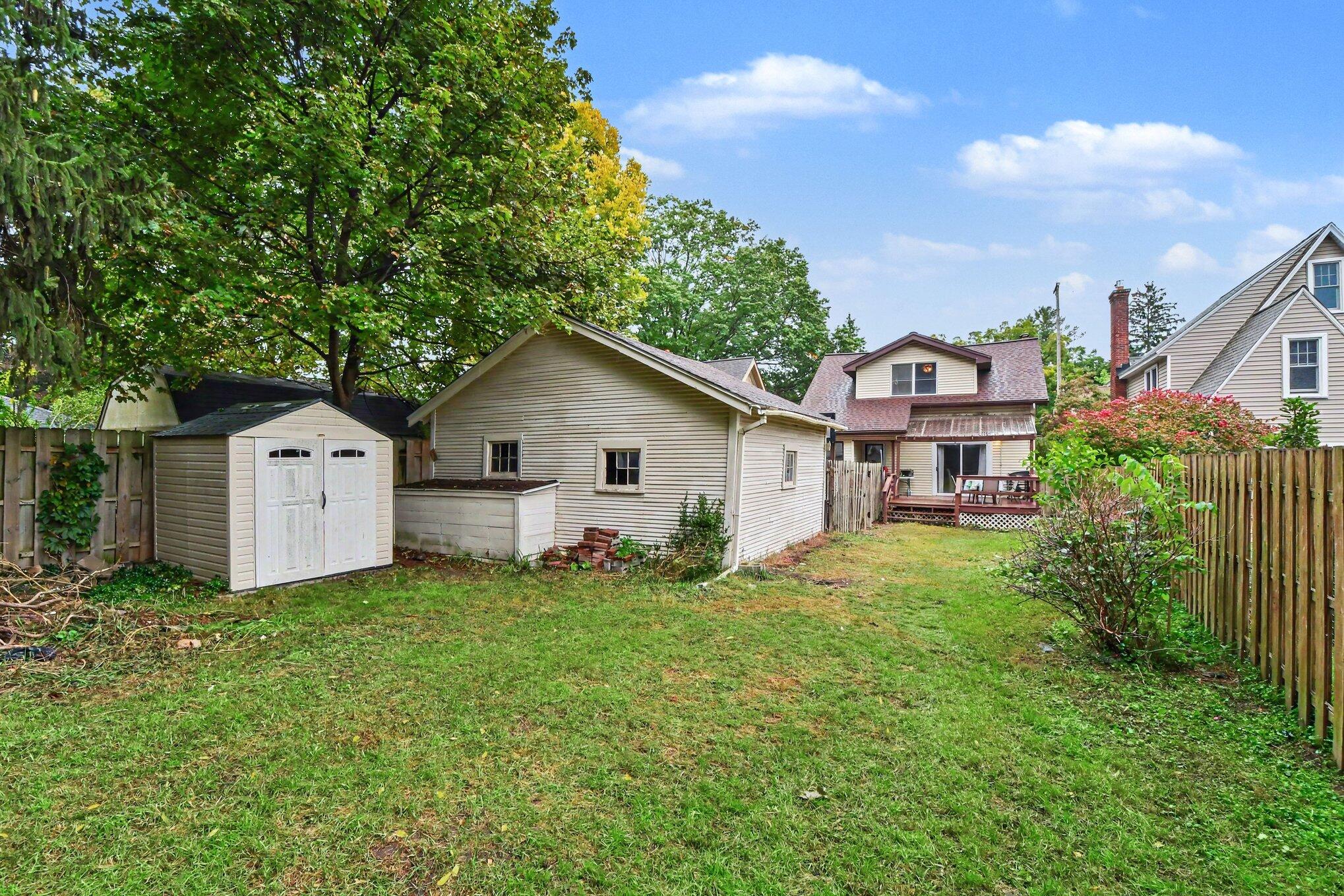 319 Glenhaven Avenue NW Grand Rapids MI 49504