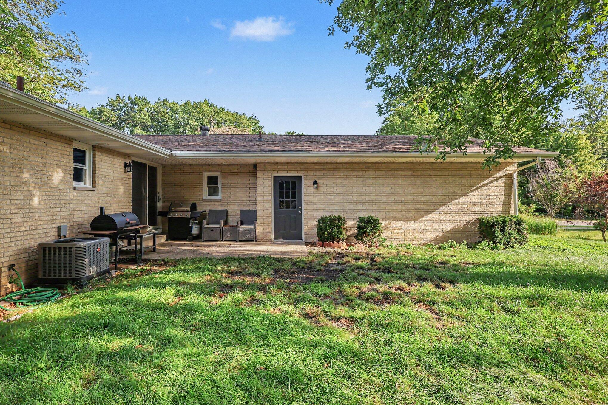 997 Colonial Court Holland MI 49423
