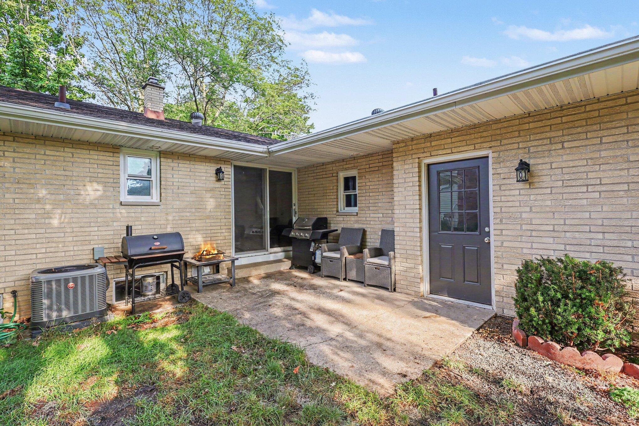 997 Colonial Court Holland MI 49423