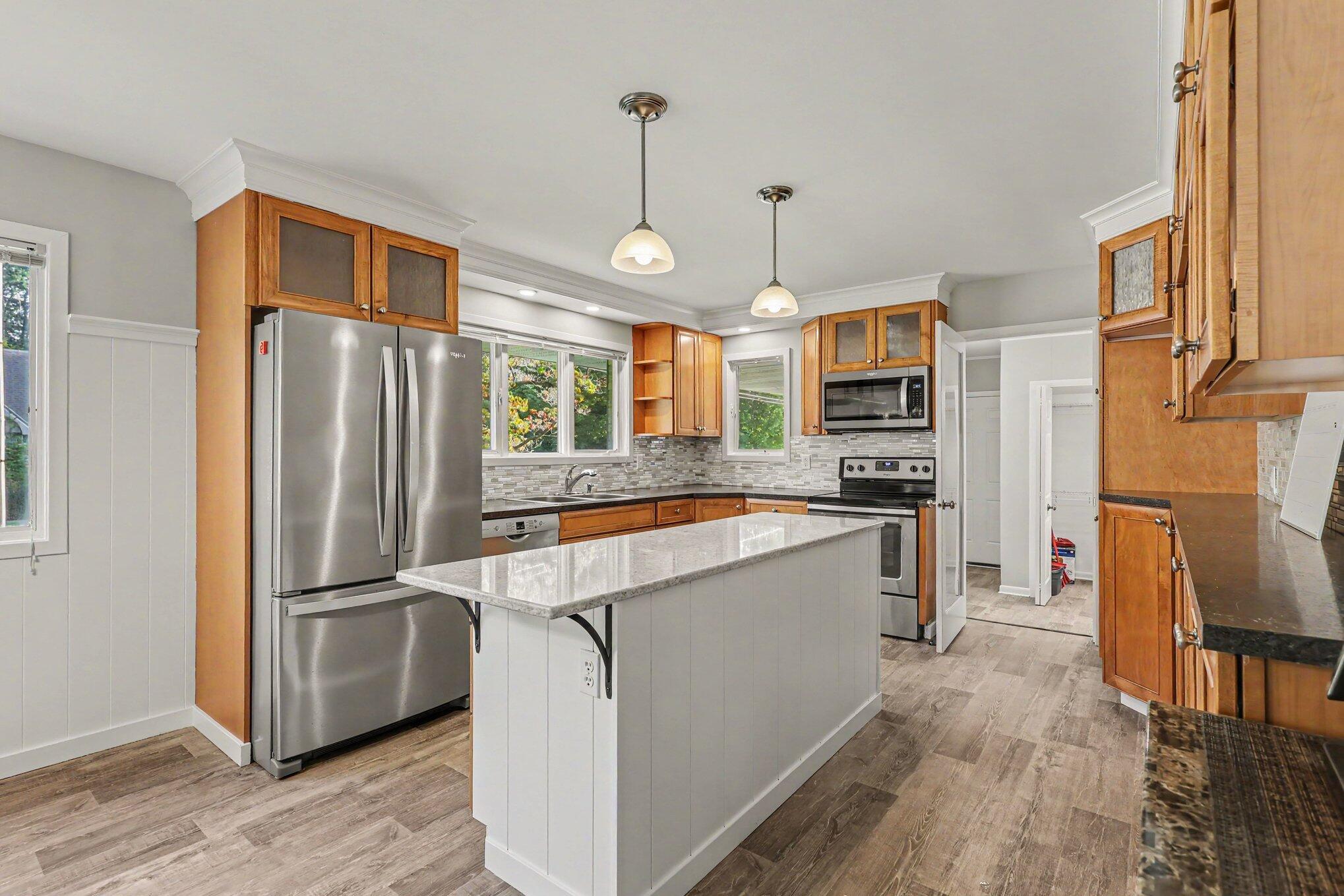 997 Colonial Court Holland MI 49423