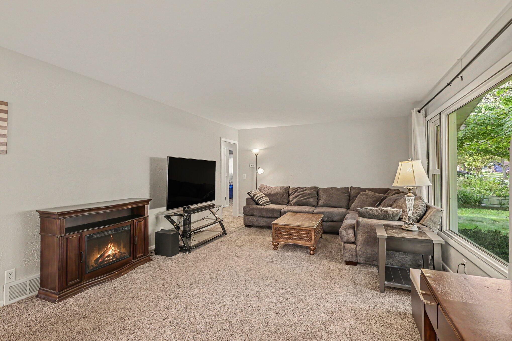 997 Colonial Court Holland MI 49423