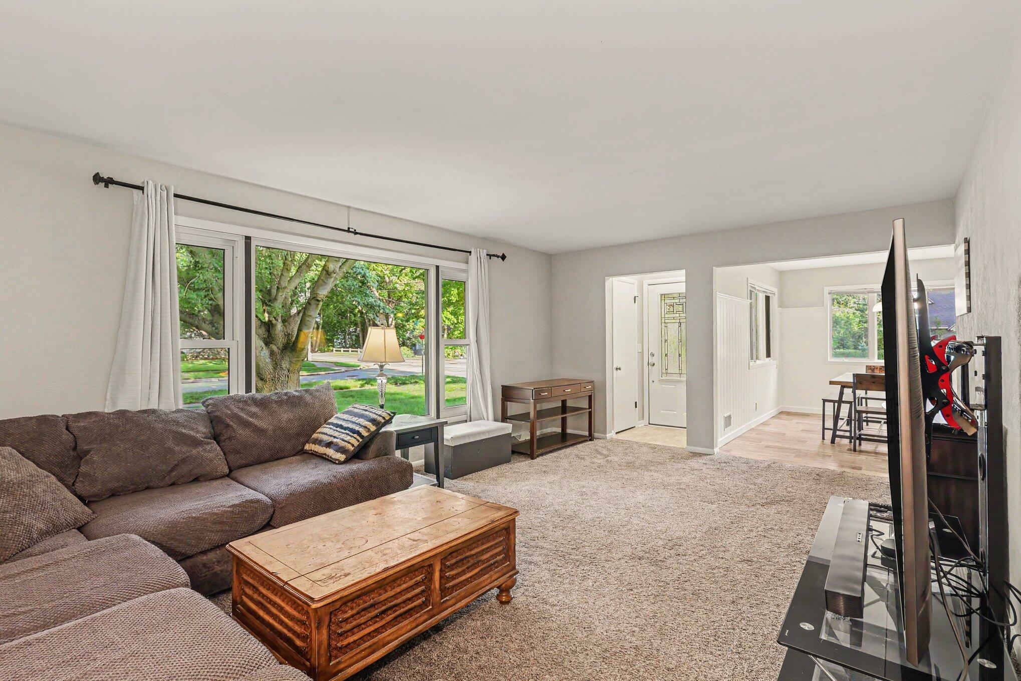 997 Colonial Court Holland MI 49423