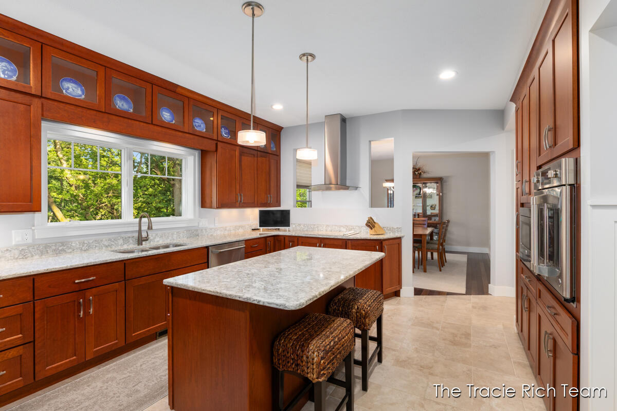 269 N Main Street Rockford MI 49341
