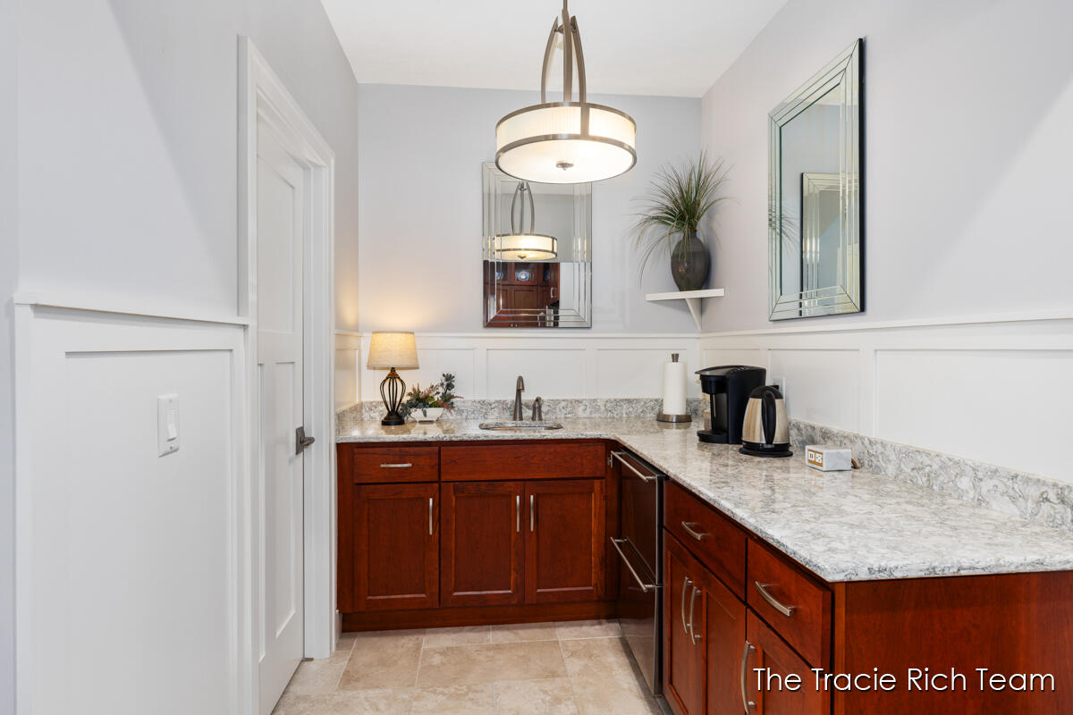 269 N Main Street Rockford MI 49341