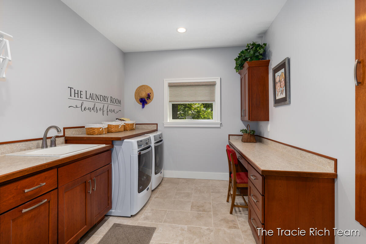 269 N Main Street Rockford MI 49341