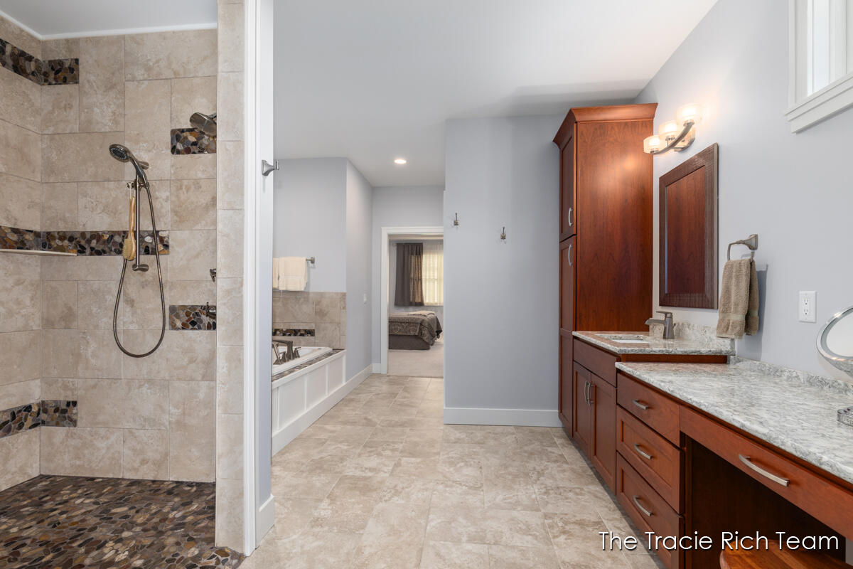 269 N Main Street Rockford MI 49341