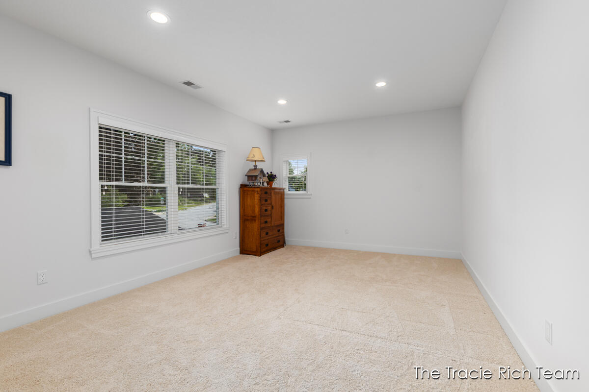 269 N Main Street Rockford MI 49341