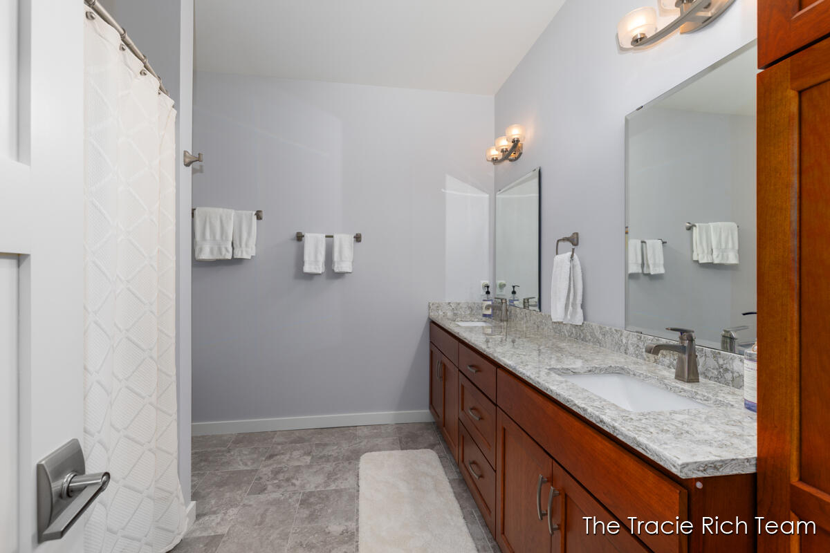 269 N Main Street Rockford MI 49341