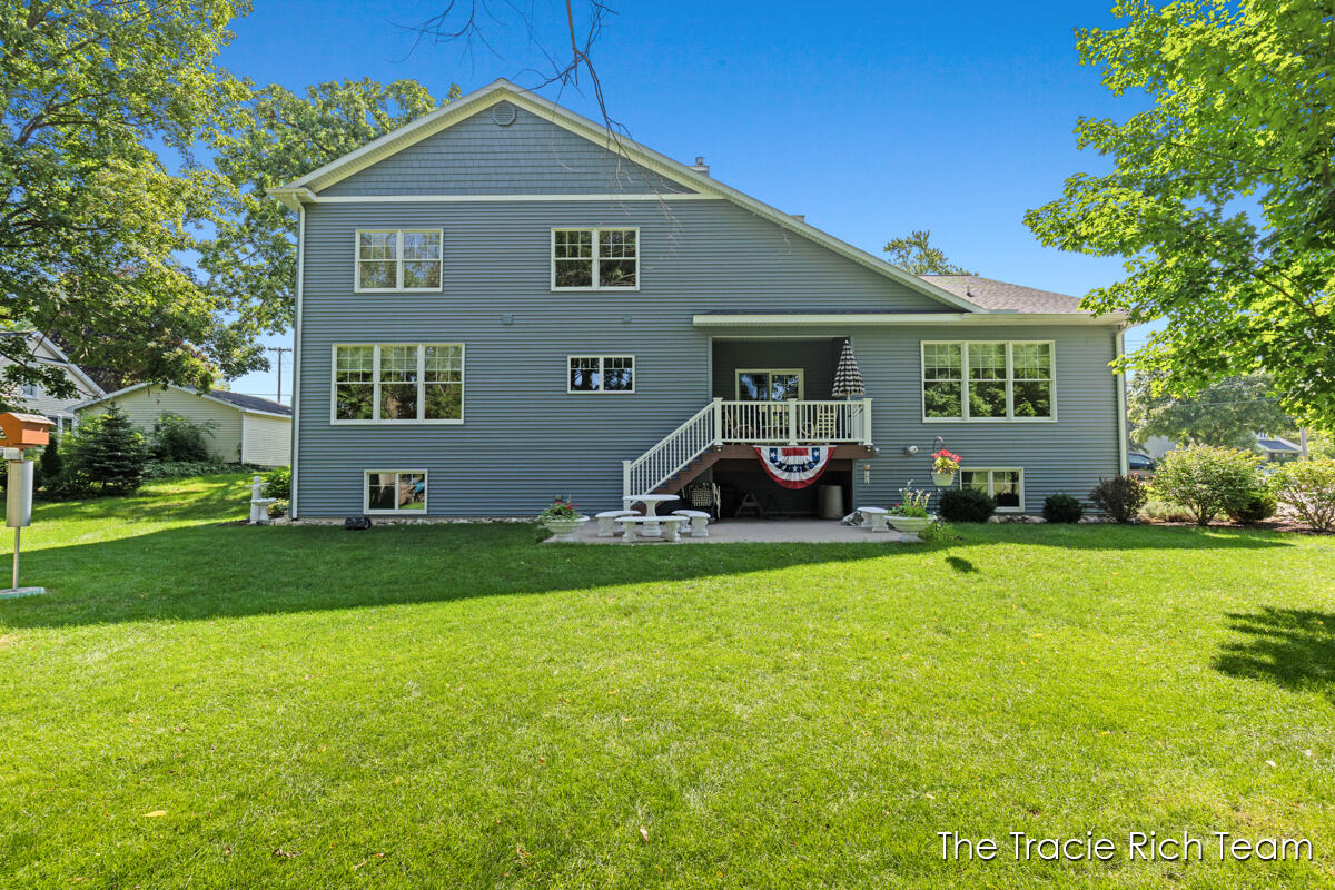 269 N Main Street Rockford MI 49341