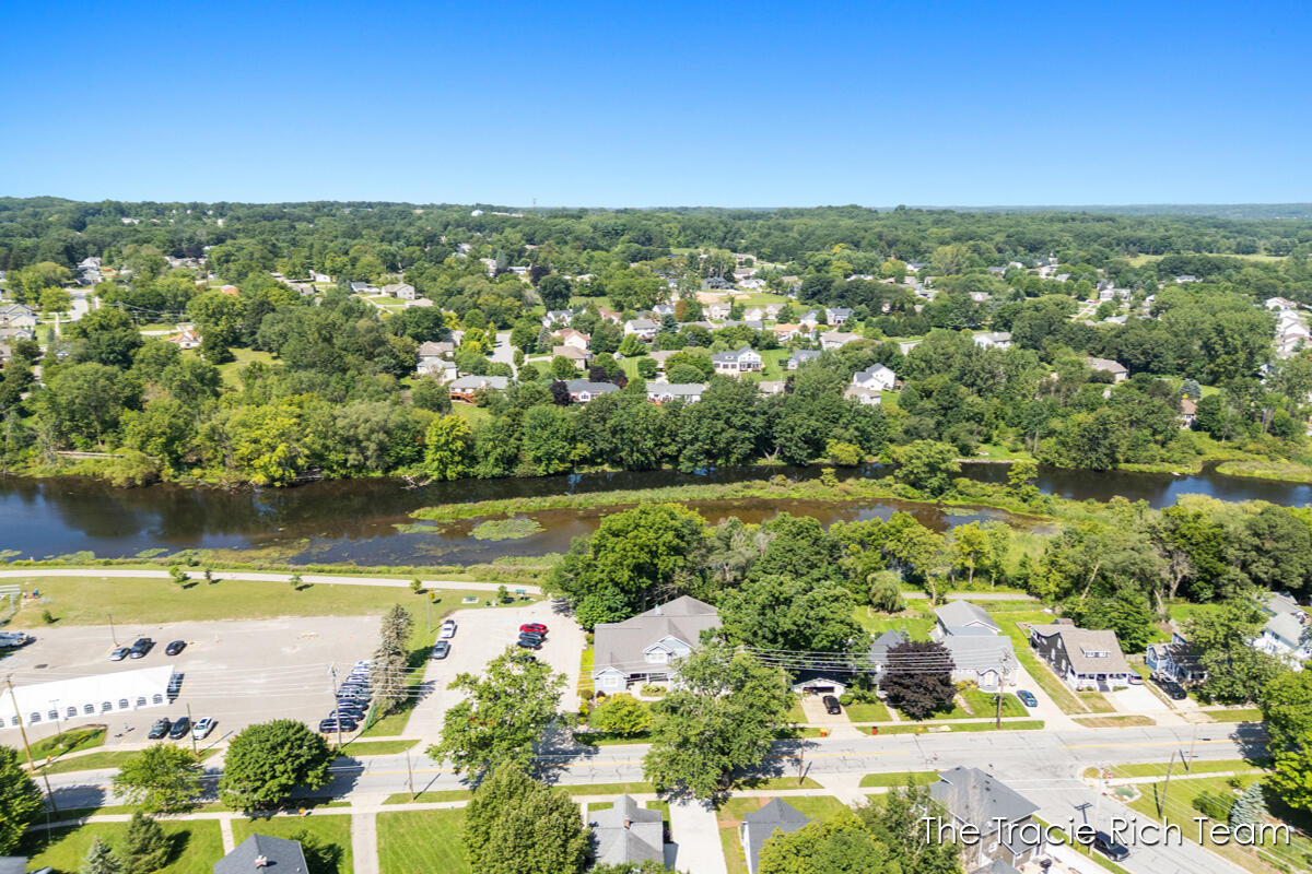 269 N Main Street Rockford MI 49341
