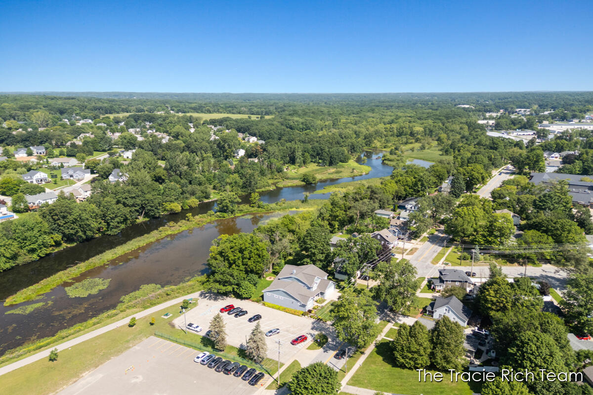 269 N Main Street Rockford MI 49341