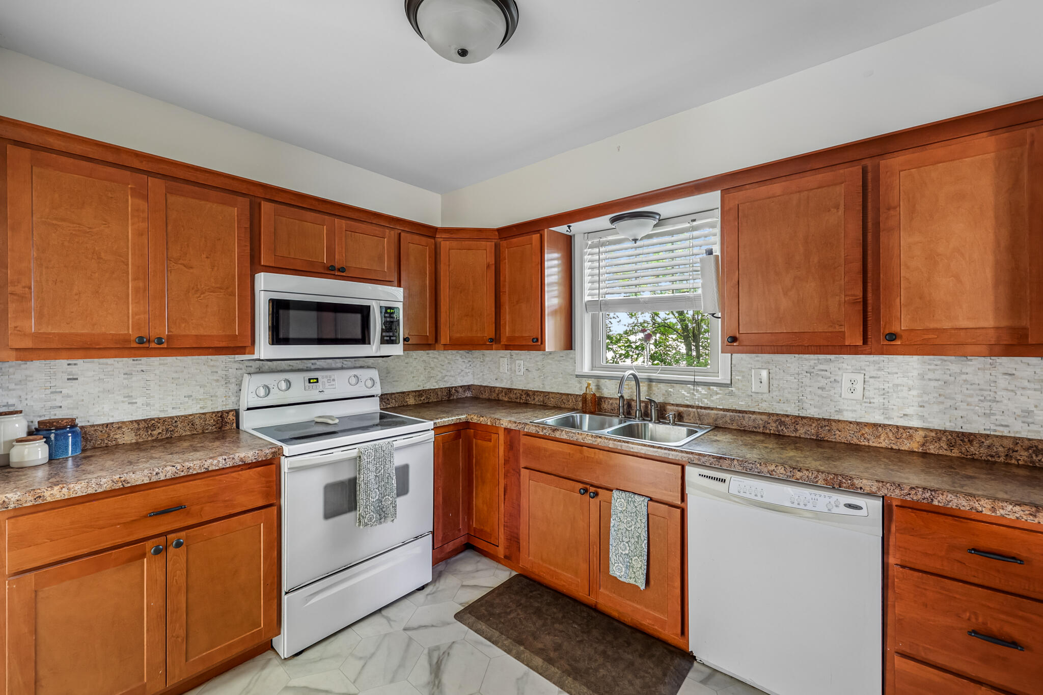 1053 W Forest Avenue Muskegon MI 49441