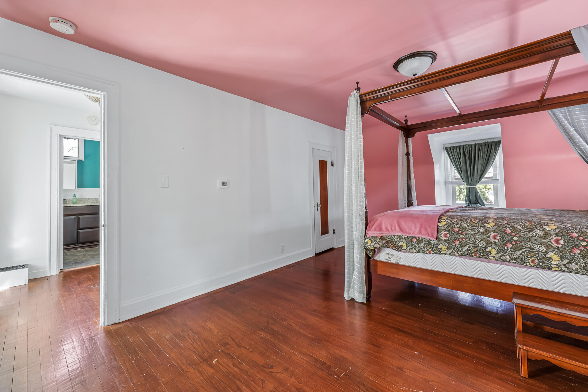 1053 W Forest Avenue Muskegon MI 49441