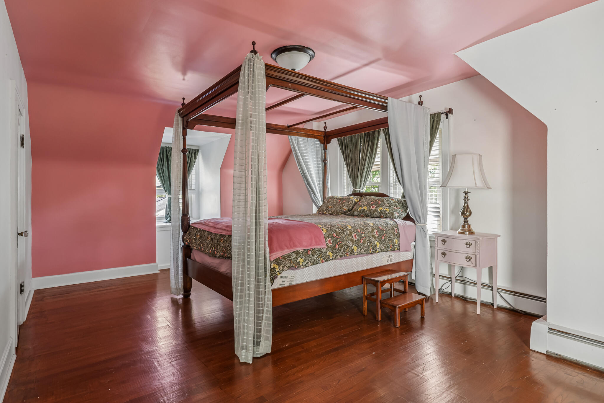 1053 W Forest Avenue Muskegon MI 49441