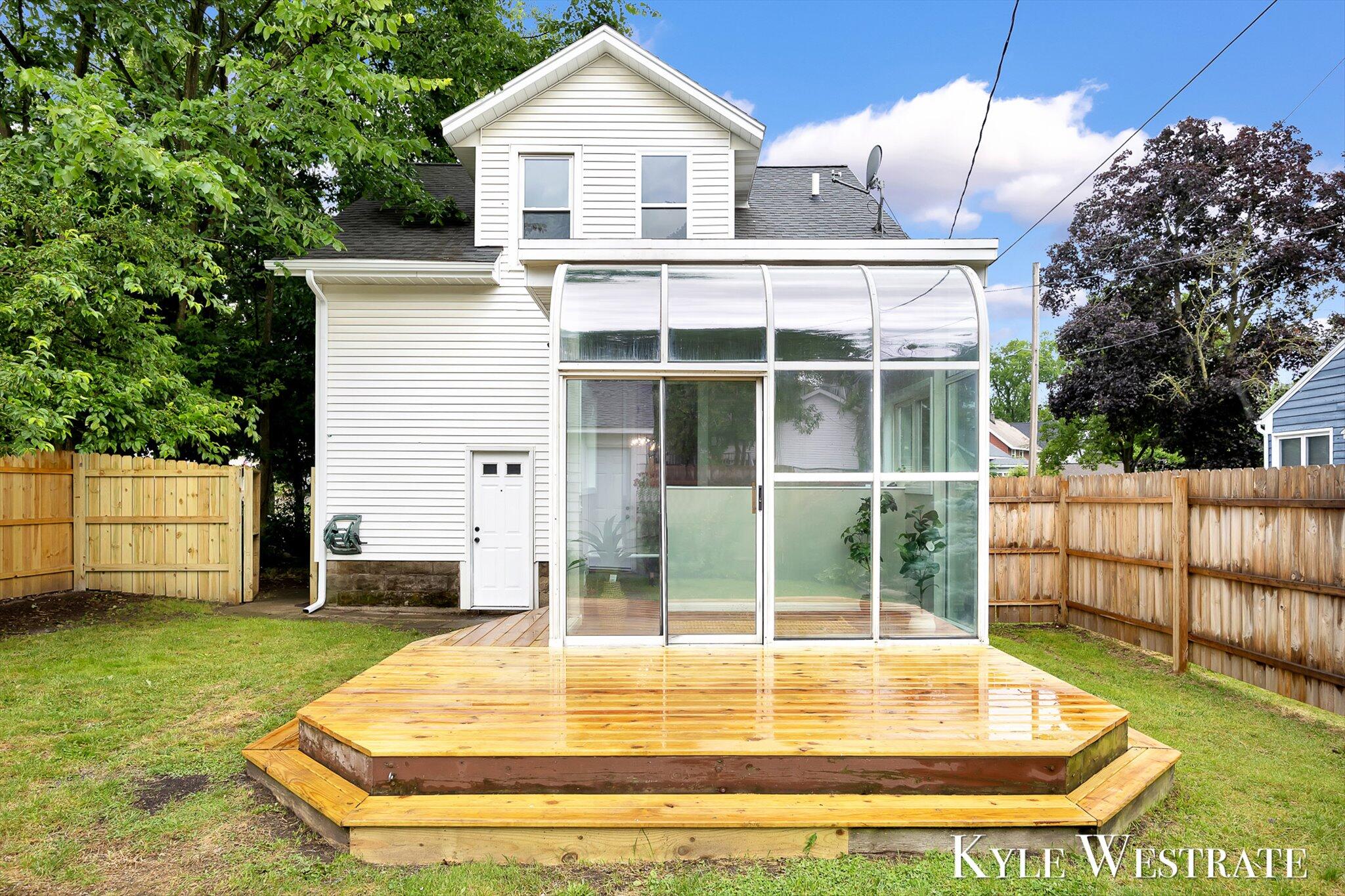 930 Powers Avenue NW Grand Rapids MI 49504