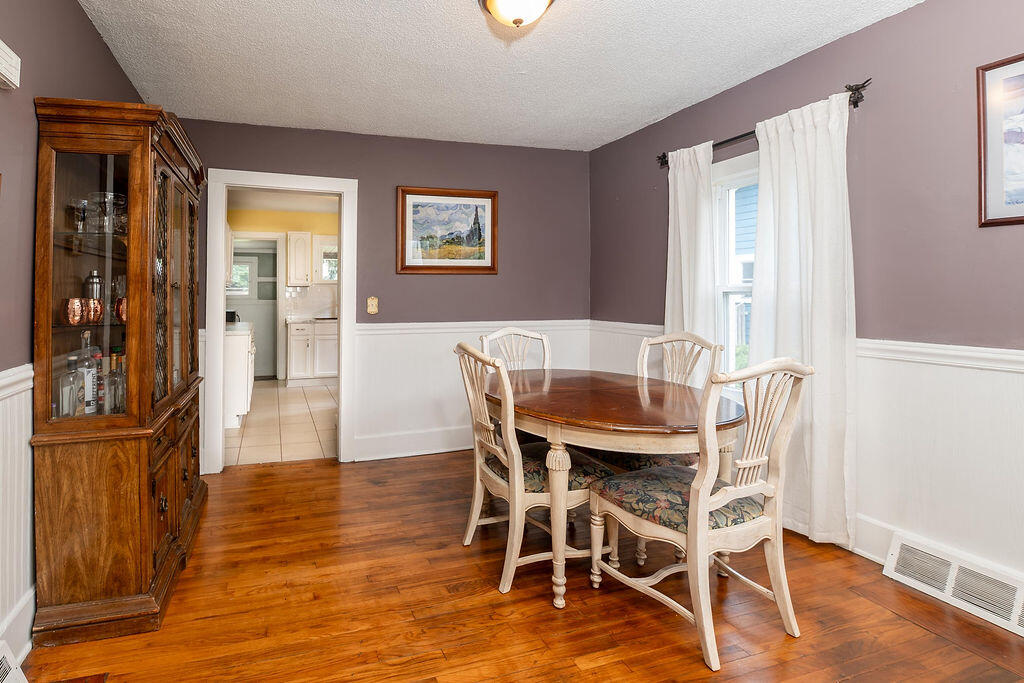 1909 Linden Avenue SE Grand Rapids MI 49507
