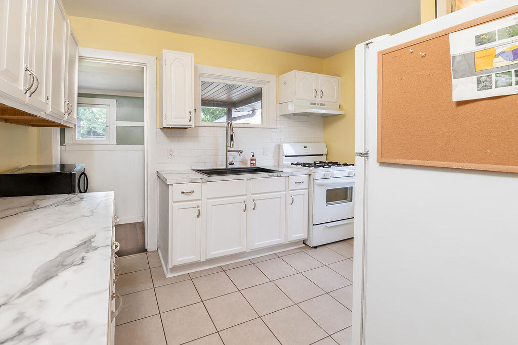1909 Linden Avenue SE Grand Rapids MI 49507