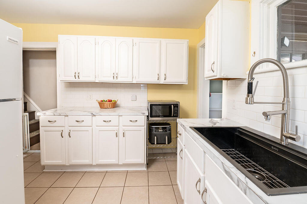 1909 Linden Avenue SE Grand Rapids MI 49507