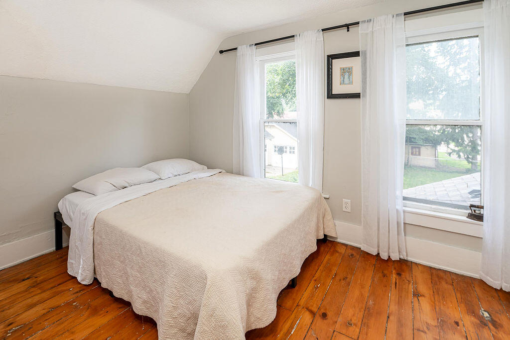 1909 Linden Avenue SE Grand Rapids MI 49507