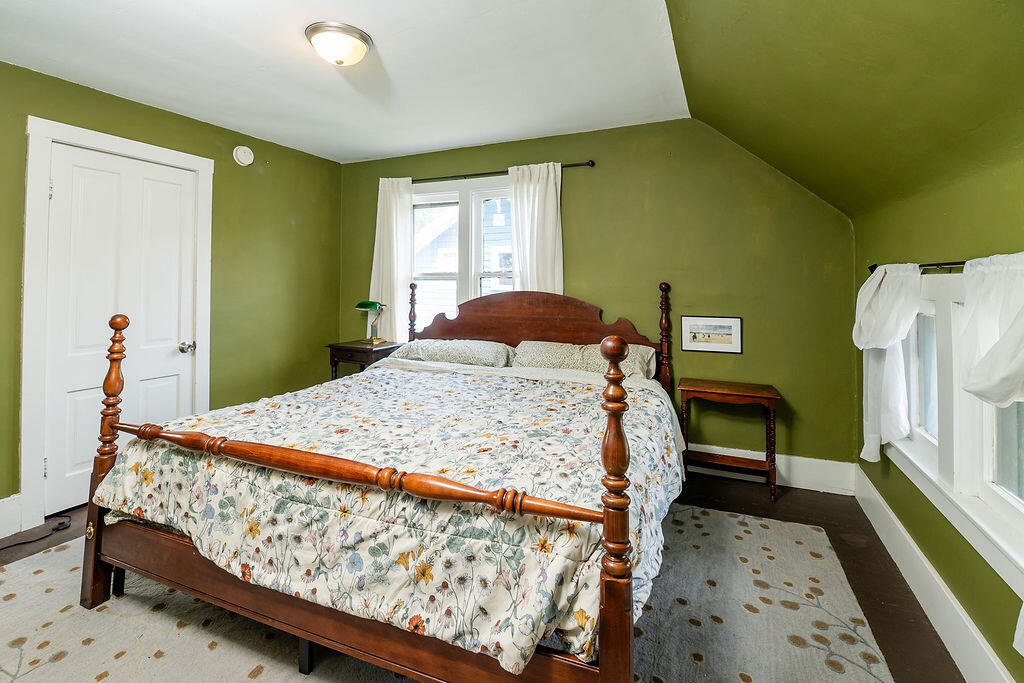 1909 Linden Avenue SE Grand Rapids MI 49507