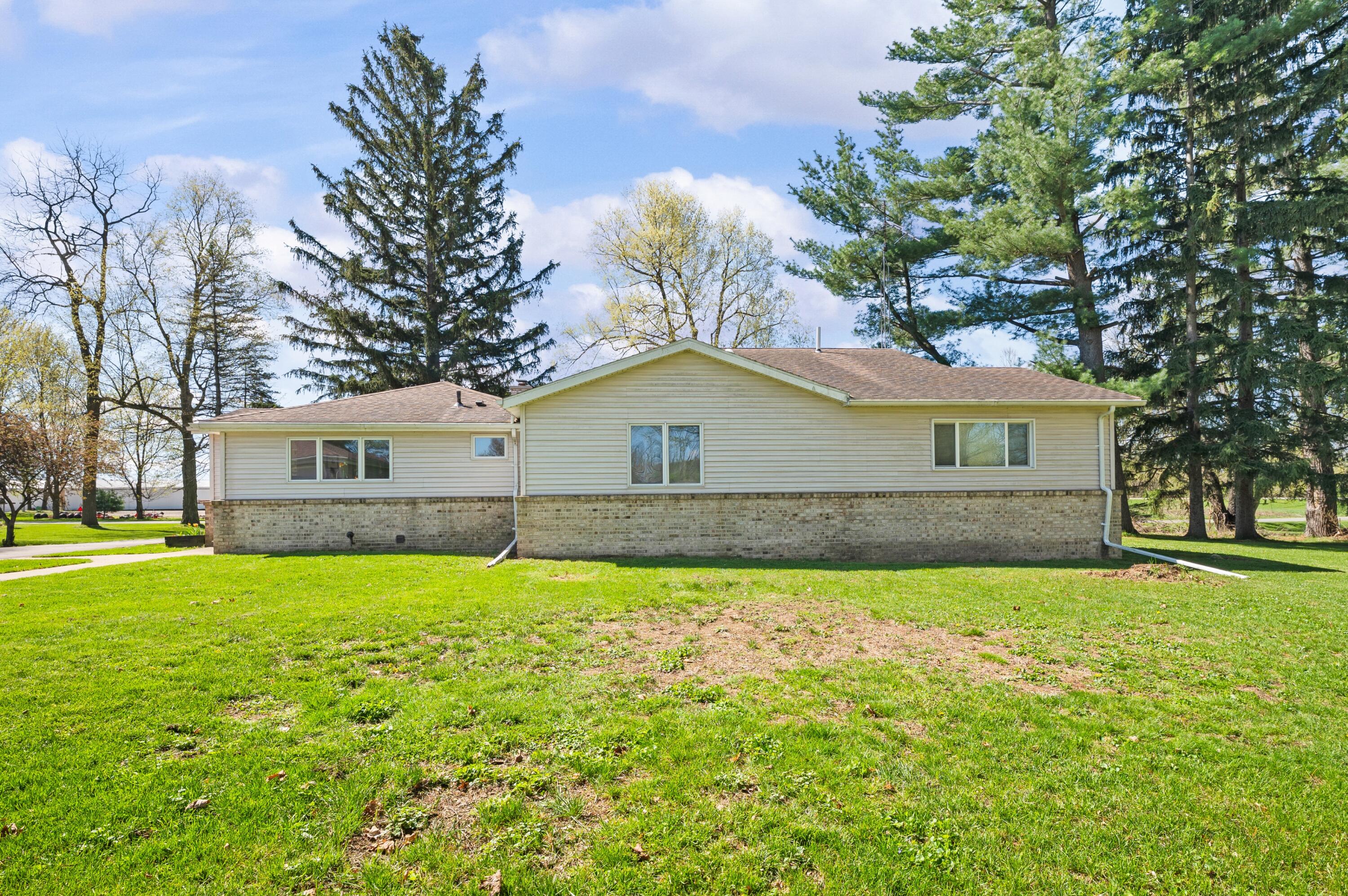 57802 92nd Avenue Dowagiac MI 49047