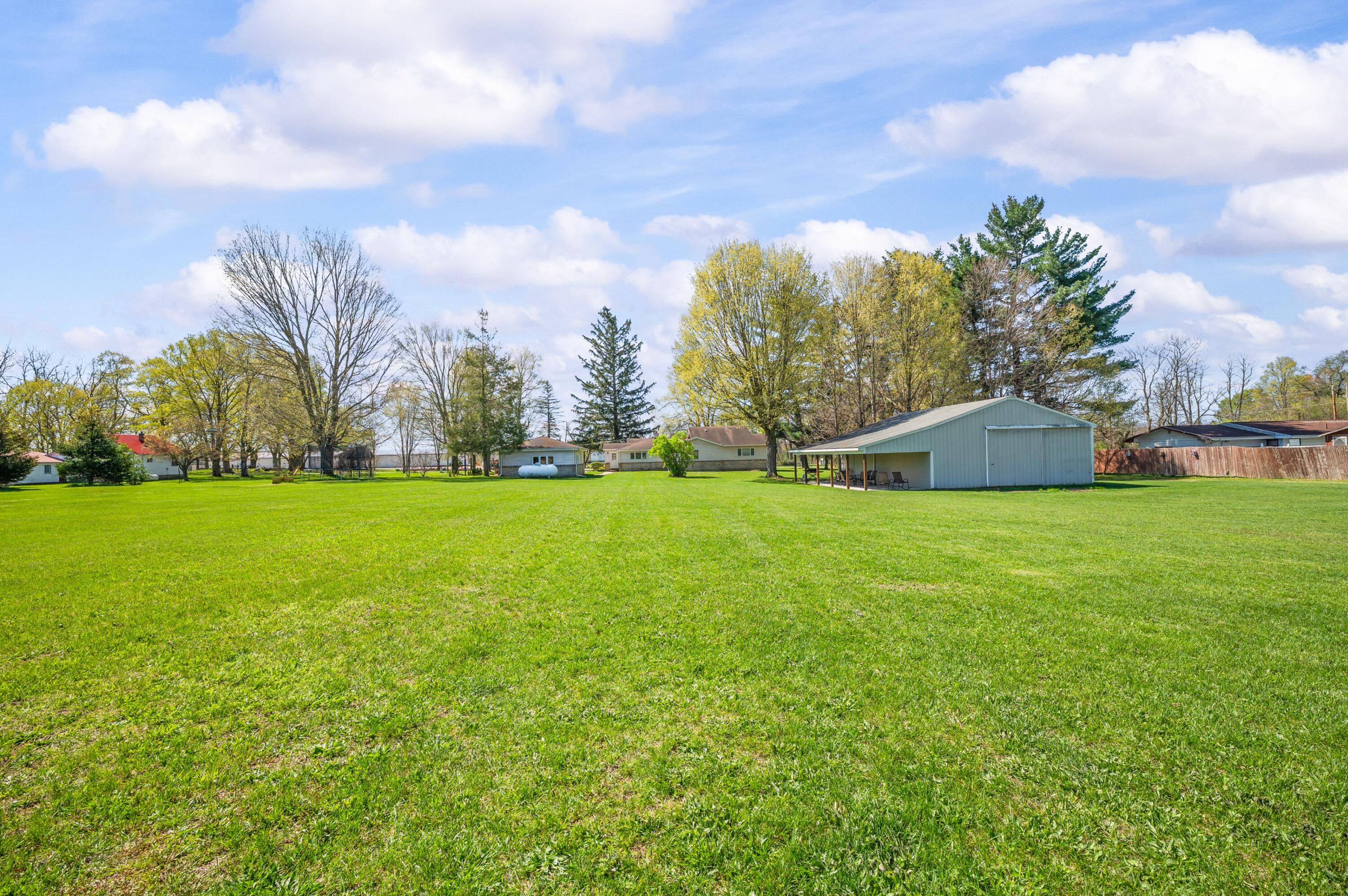 57802 92nd Avenue Dowagiac MI 49047