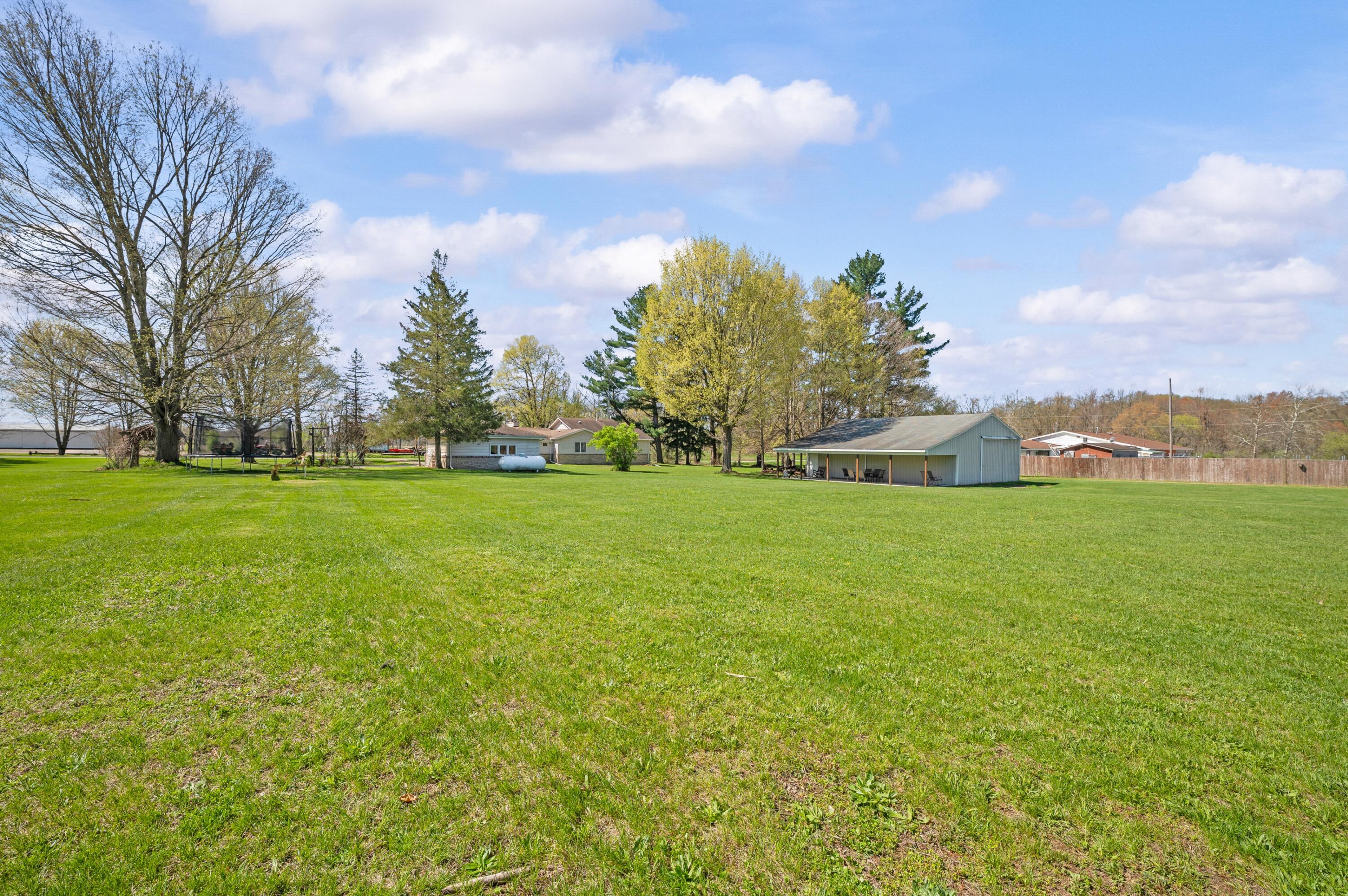 57802 92nd Avenue Dowagiac MI 49047