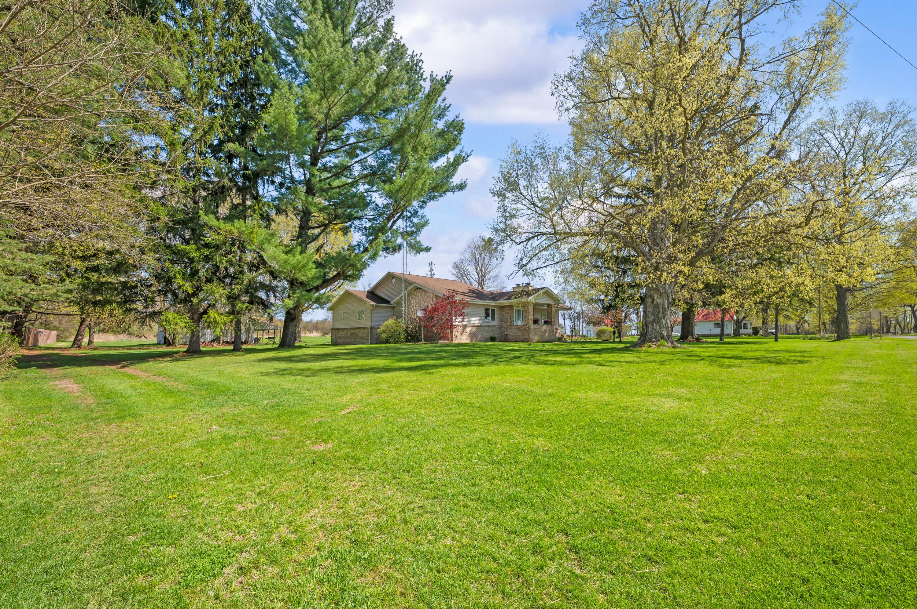 57802 92nd Avenue Dowagiac MI 49047