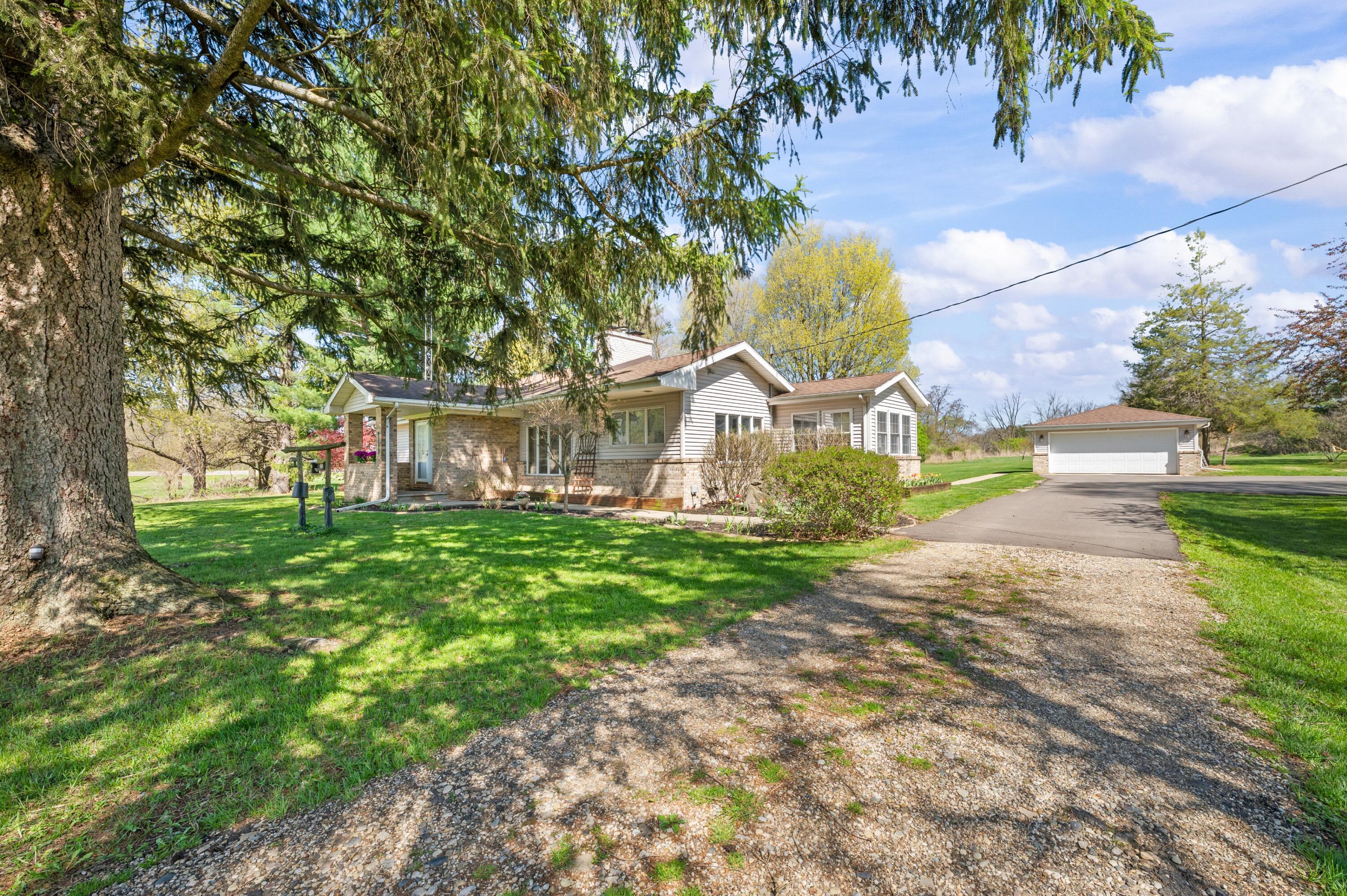57802 92nd Avenue Dowagiac MI 49047