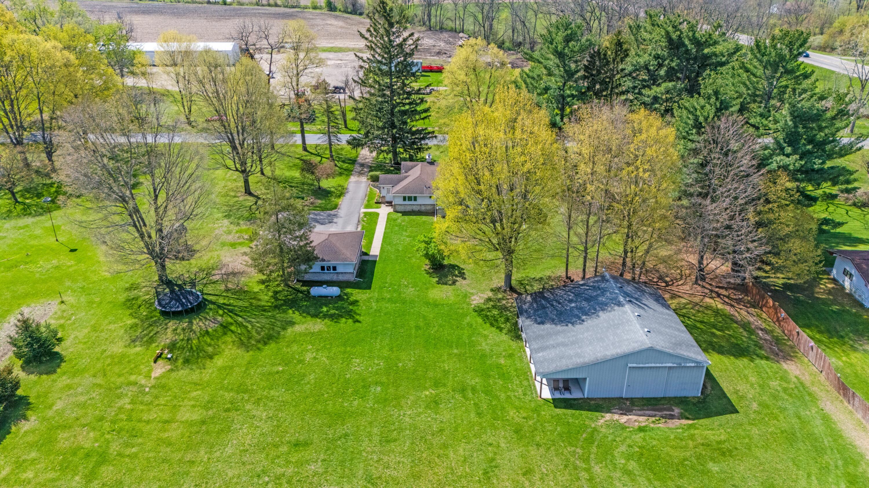 57802 92nd Avenue Dowagiac MI 49047