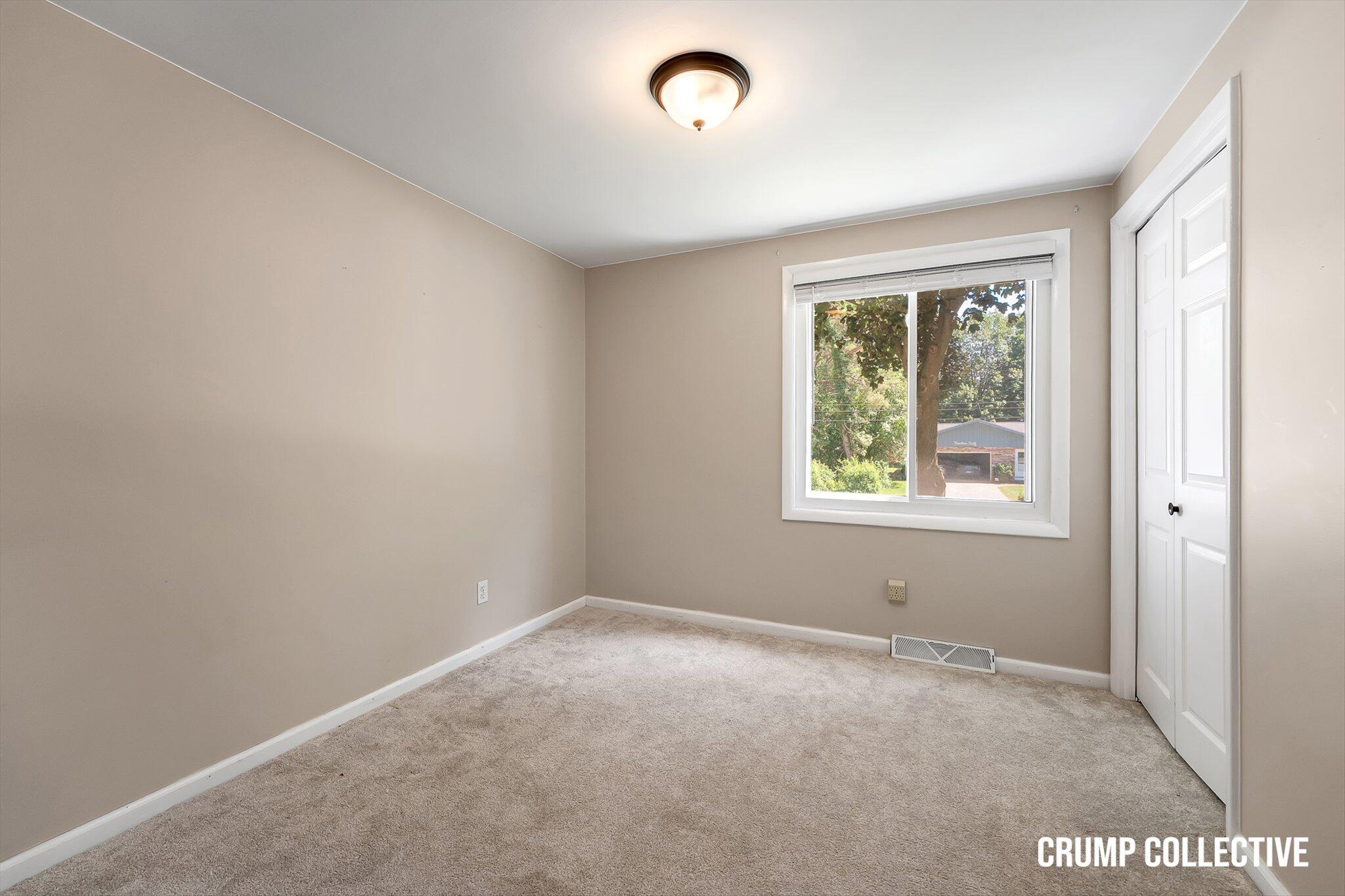 1467 Mapleview Street SE Grand Rapids MI 49508