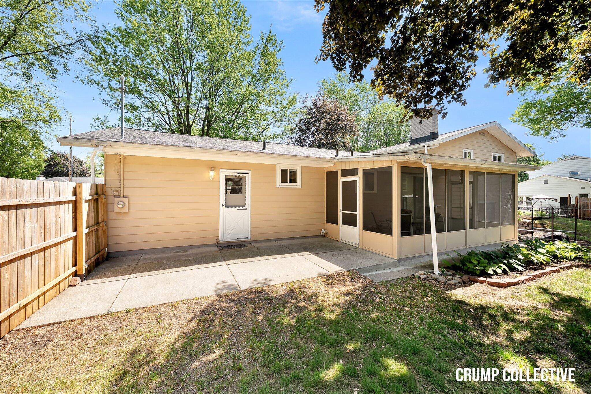 1467 Mapleview Street SE Grand Rapids MI 49508