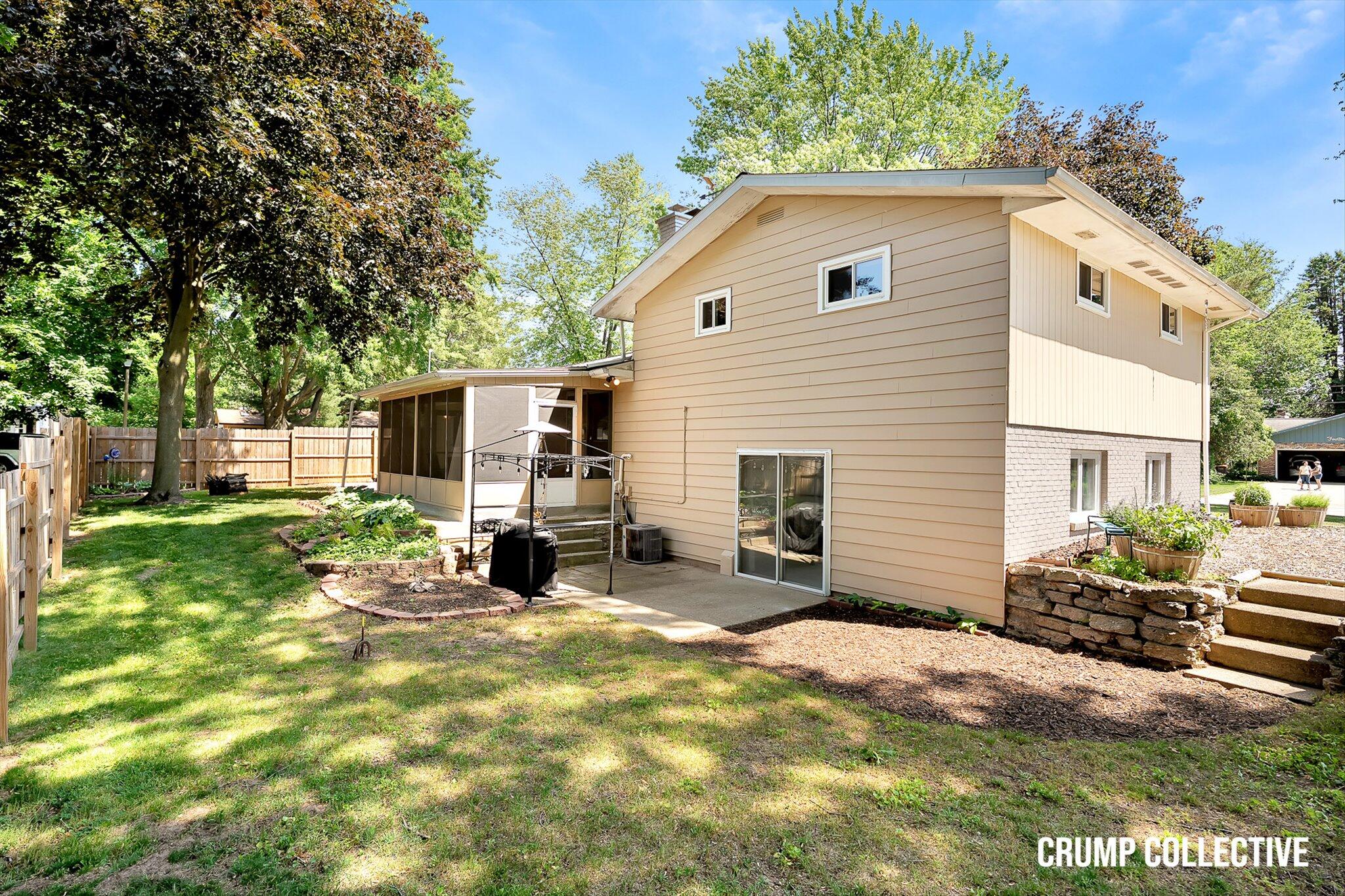 1467 Mapleview Street SE Grand Rapids MI 49508