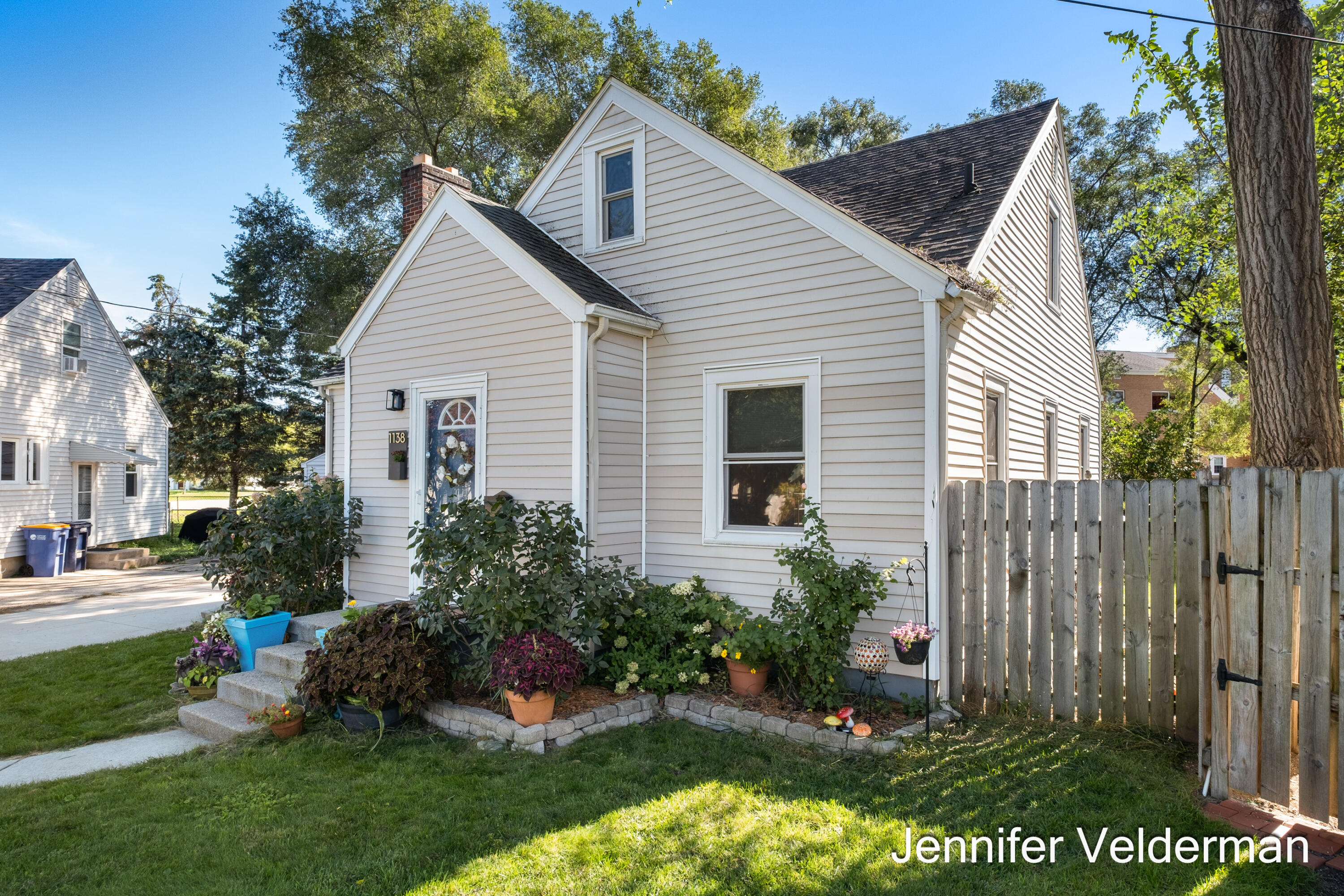 1138 Kelsey Street NE Grand Rapids MI 49505