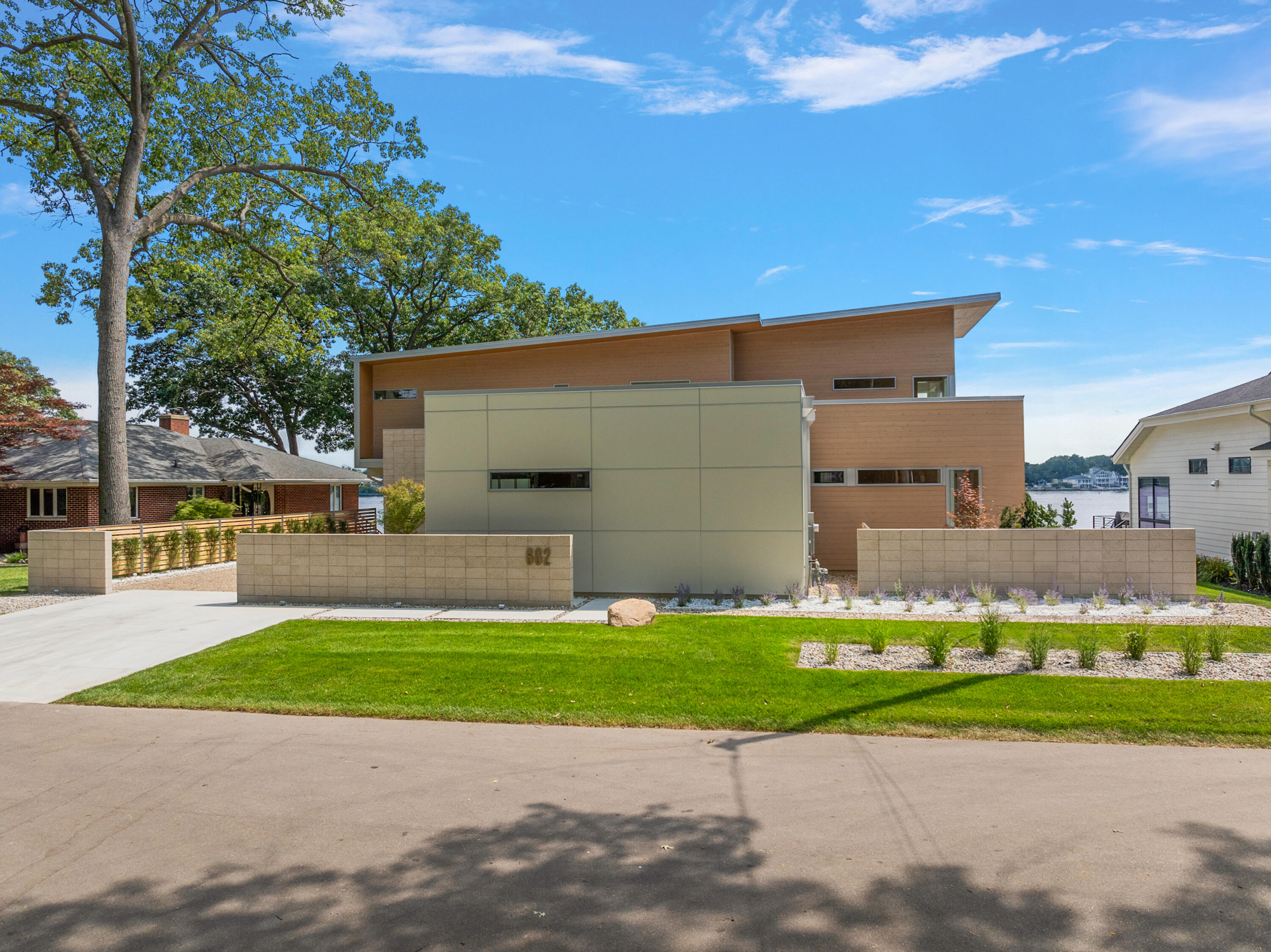 602 Lawn Avenue Holland MI 49424