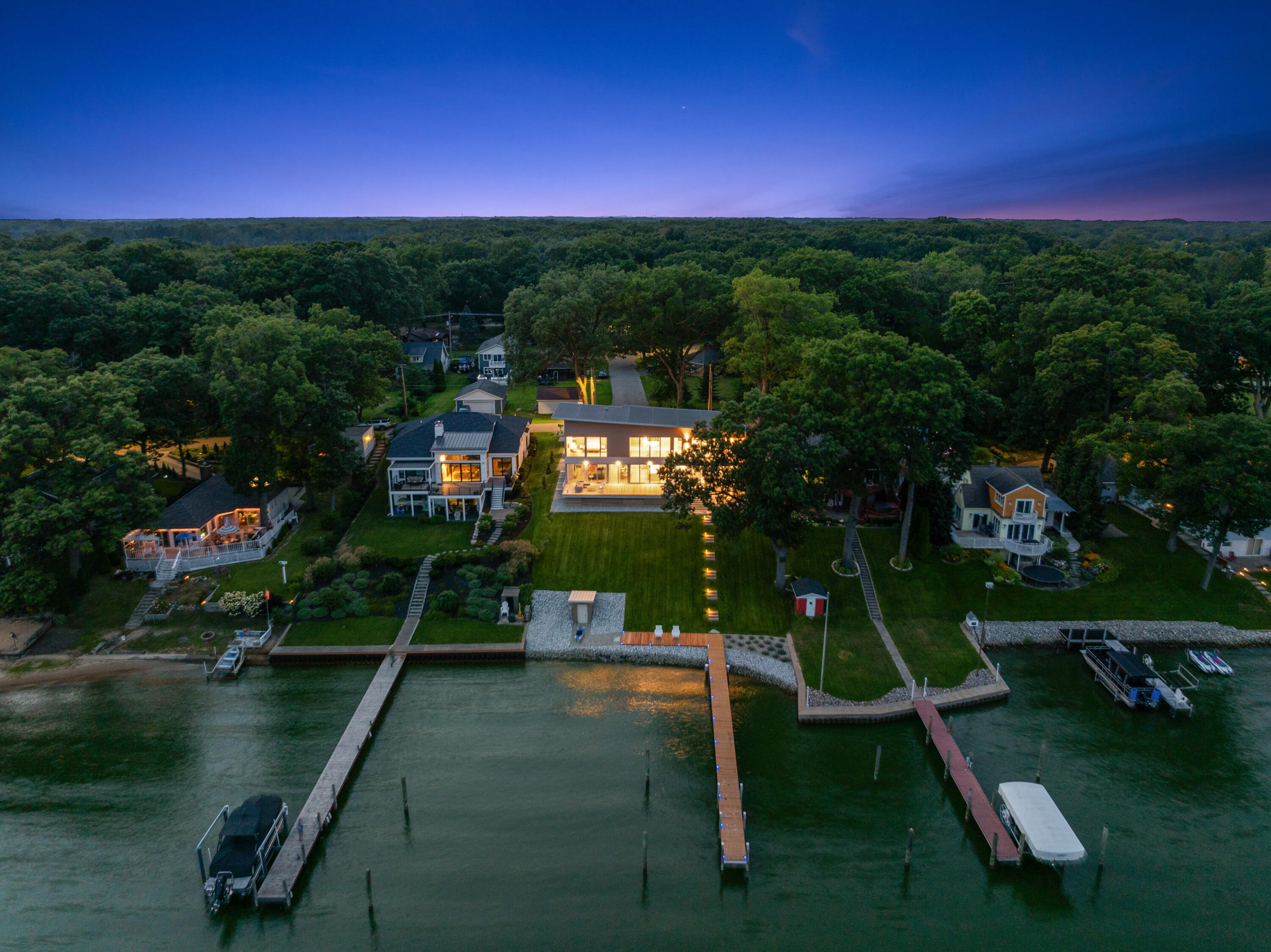 602 Lawn Avenue Holland MI 49424