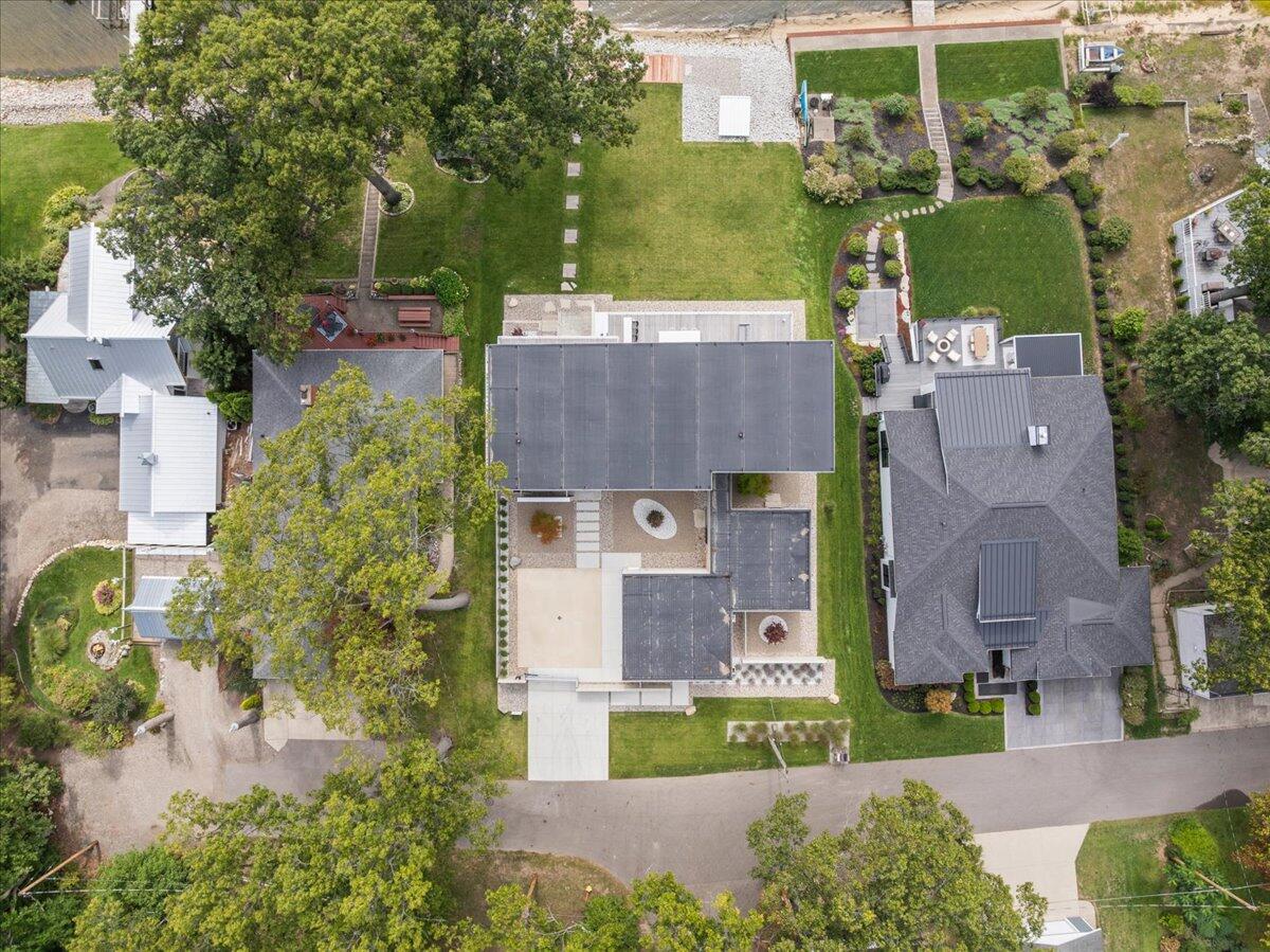 602 Lawn Avenue Holland MI 49424