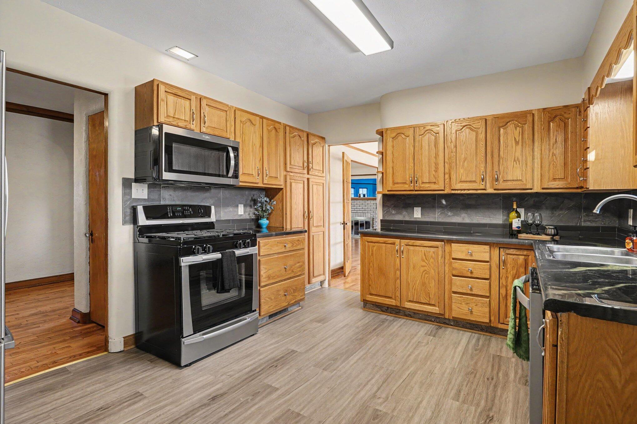 4887 Riverside Road Coloma MI 49038