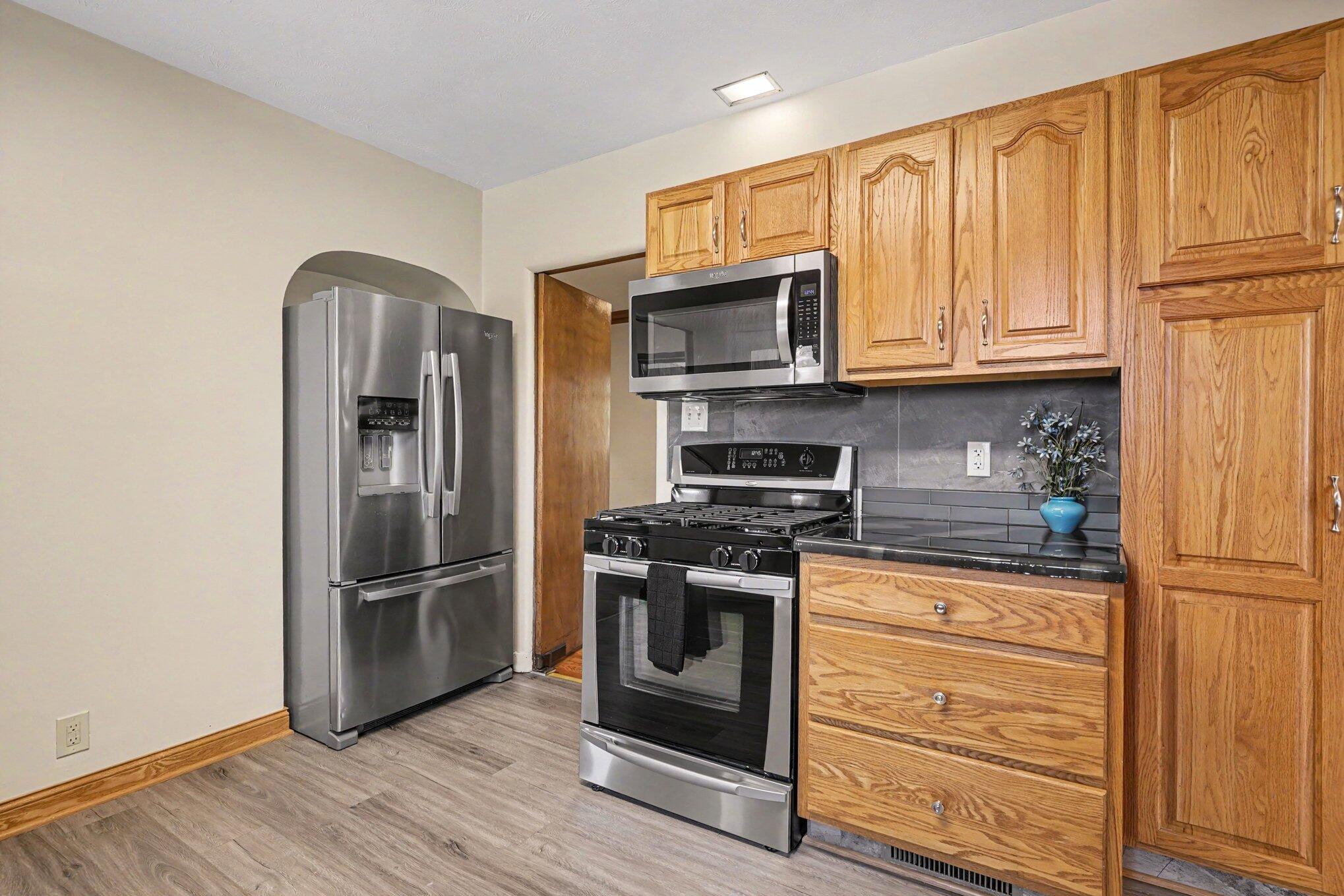 4887 Riverside Road Coloma MI 49038
