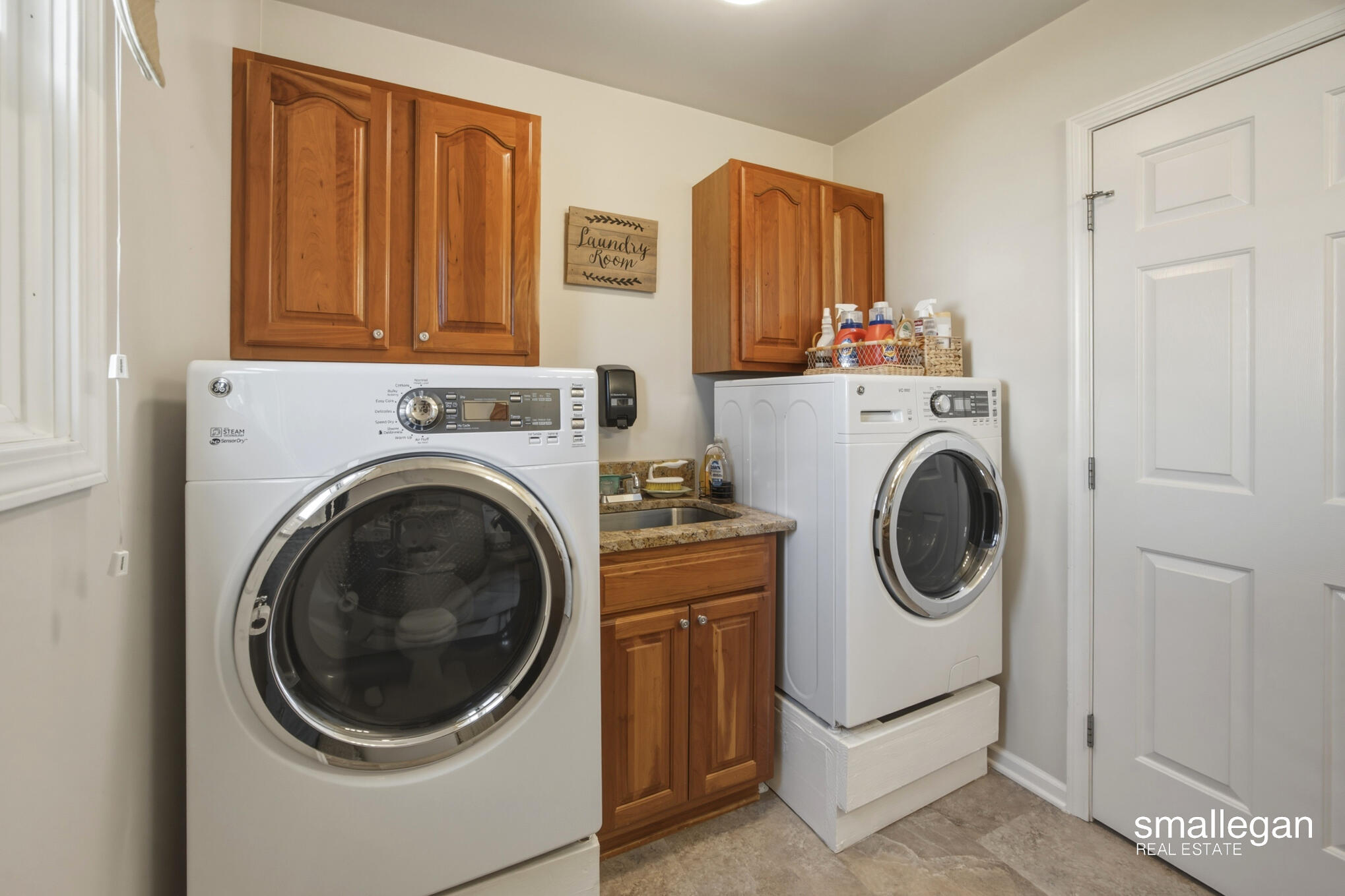 1017 Sunset Hills Court NW Grand Rapids MI 49534