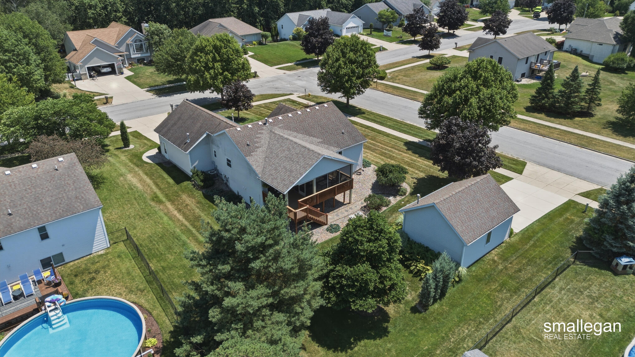 1017 Sunset Hills Court NW Grand Rapids MI 49534