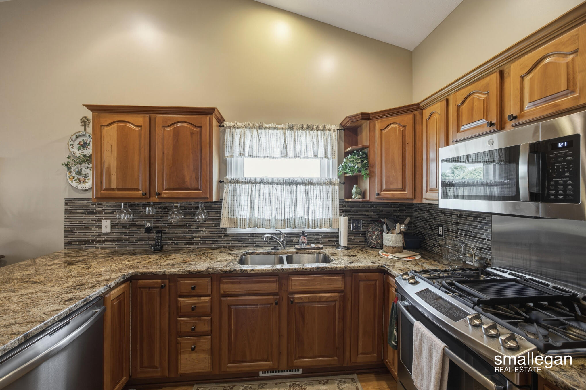 1017 Sunset Hills Court NW Grand Rapids MI 49534
