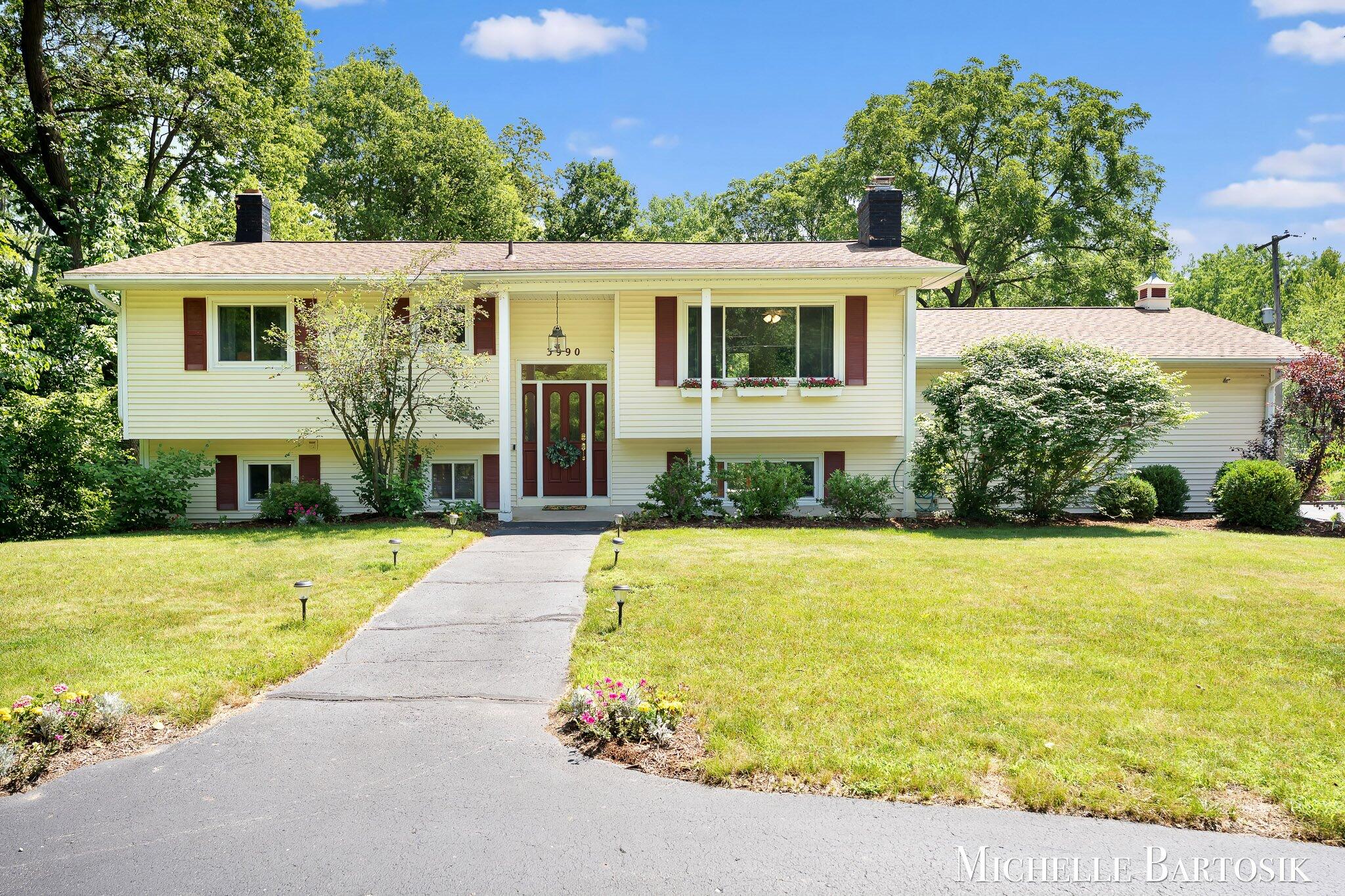 3990 Grand River Drive NE Grand Rapids MI 49525
