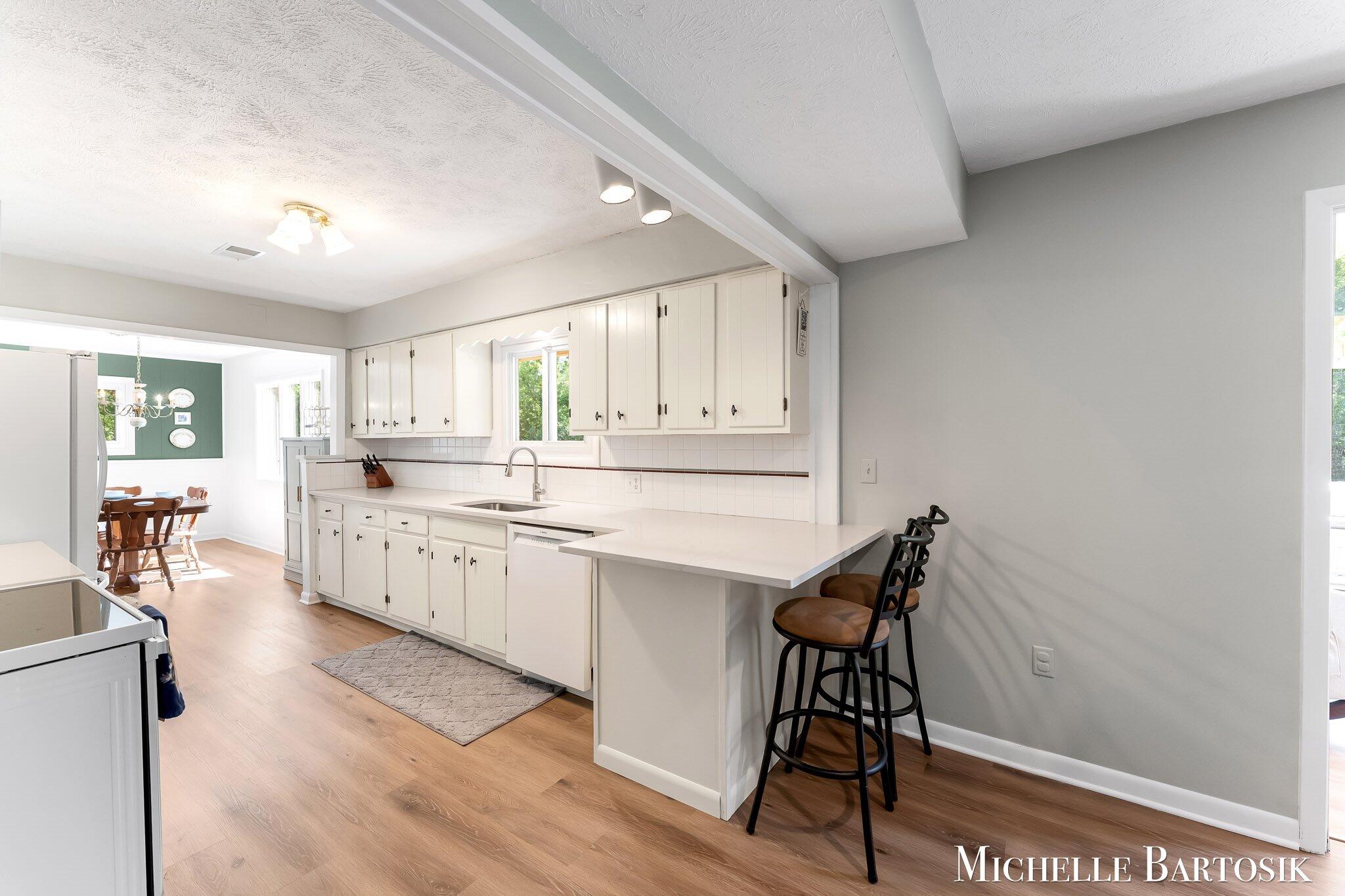 3990 Grand River Drive NE Grand Rapids MI 49525