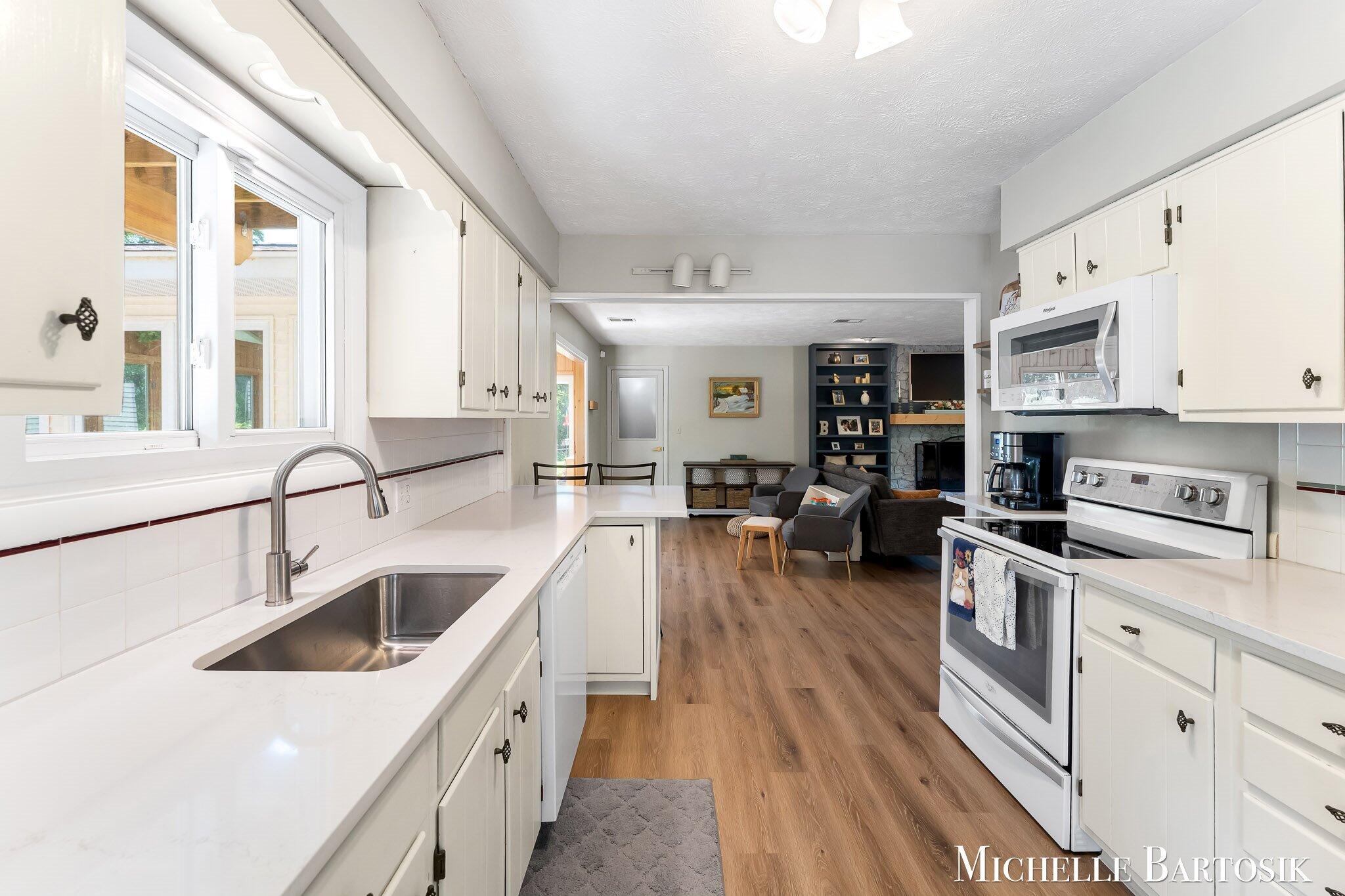3990 Grand River Drive NE Grand Rapids MI 49525